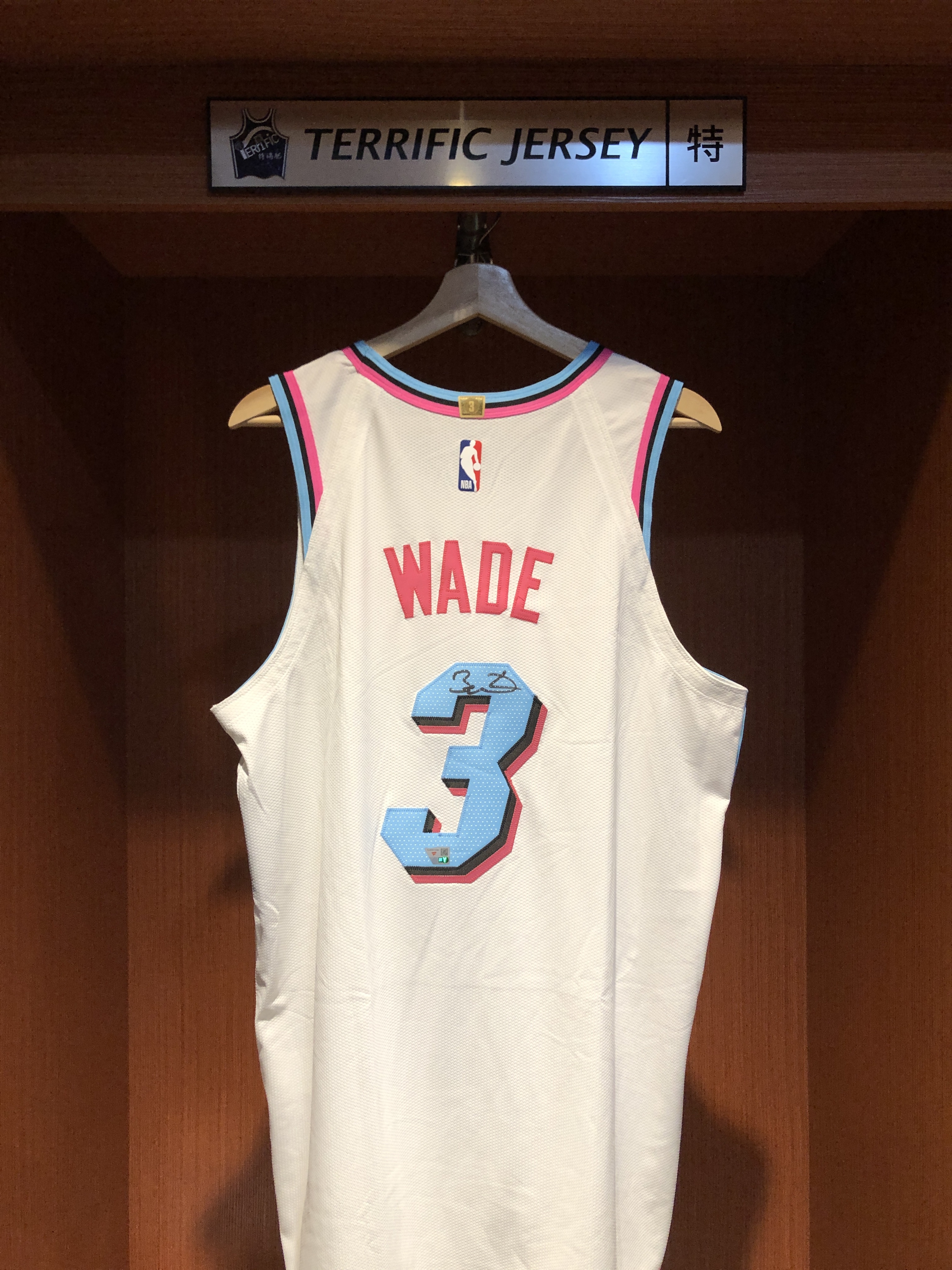 NBA球衣 親簽含認證 Dwyane Wade 邁阿密熱火城市 白南灣 City Nike Authentic 球員版 電繡 Fanatics 官方雷射編號 全新