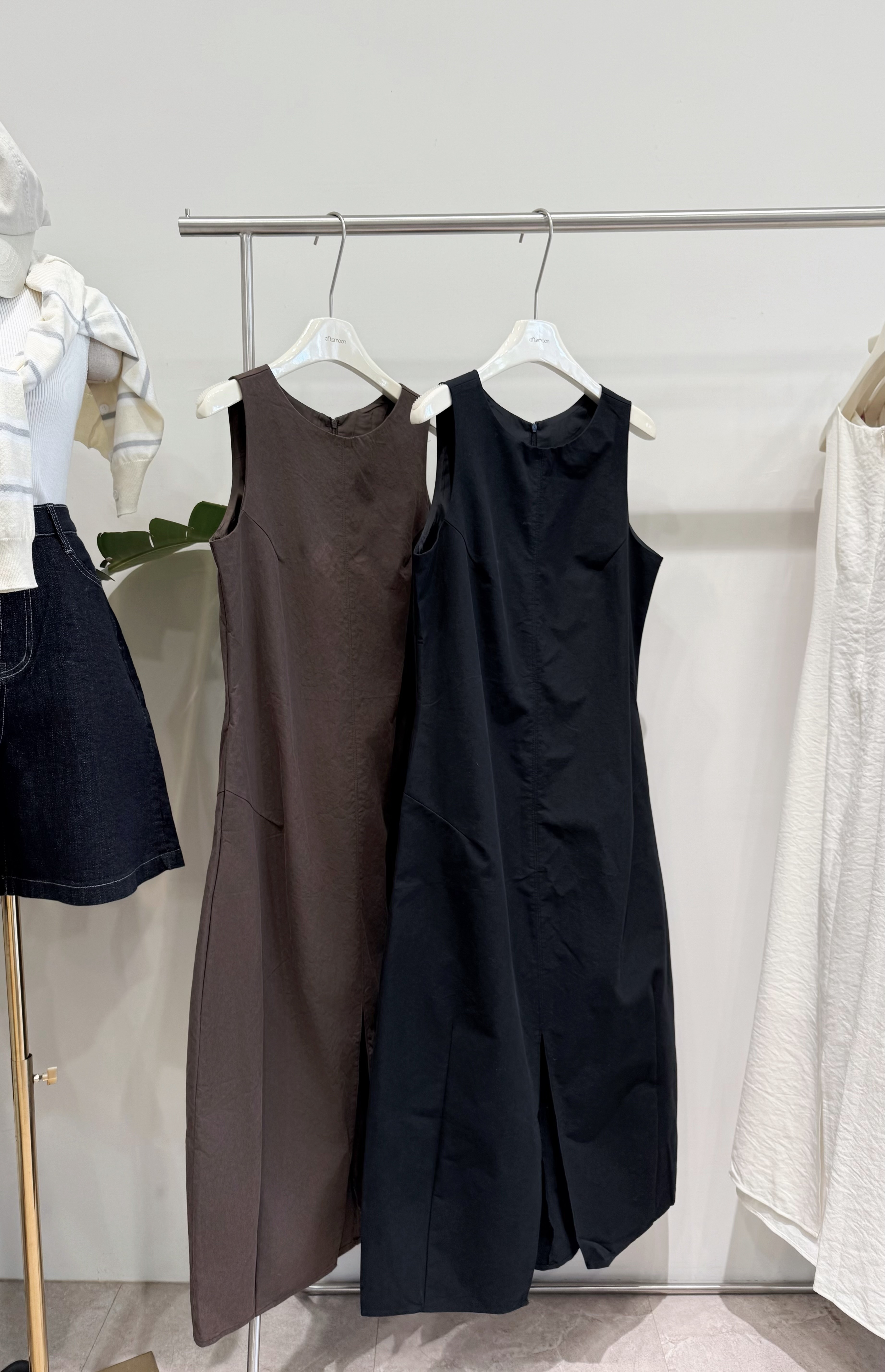 1705 挺面收腰下開衩長洋