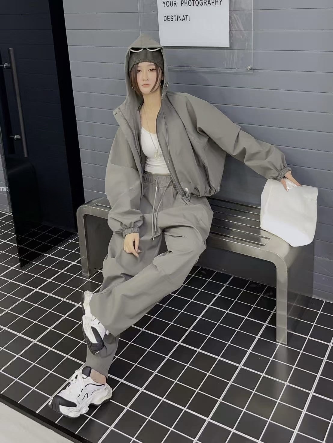 715 個性連帽防風外套