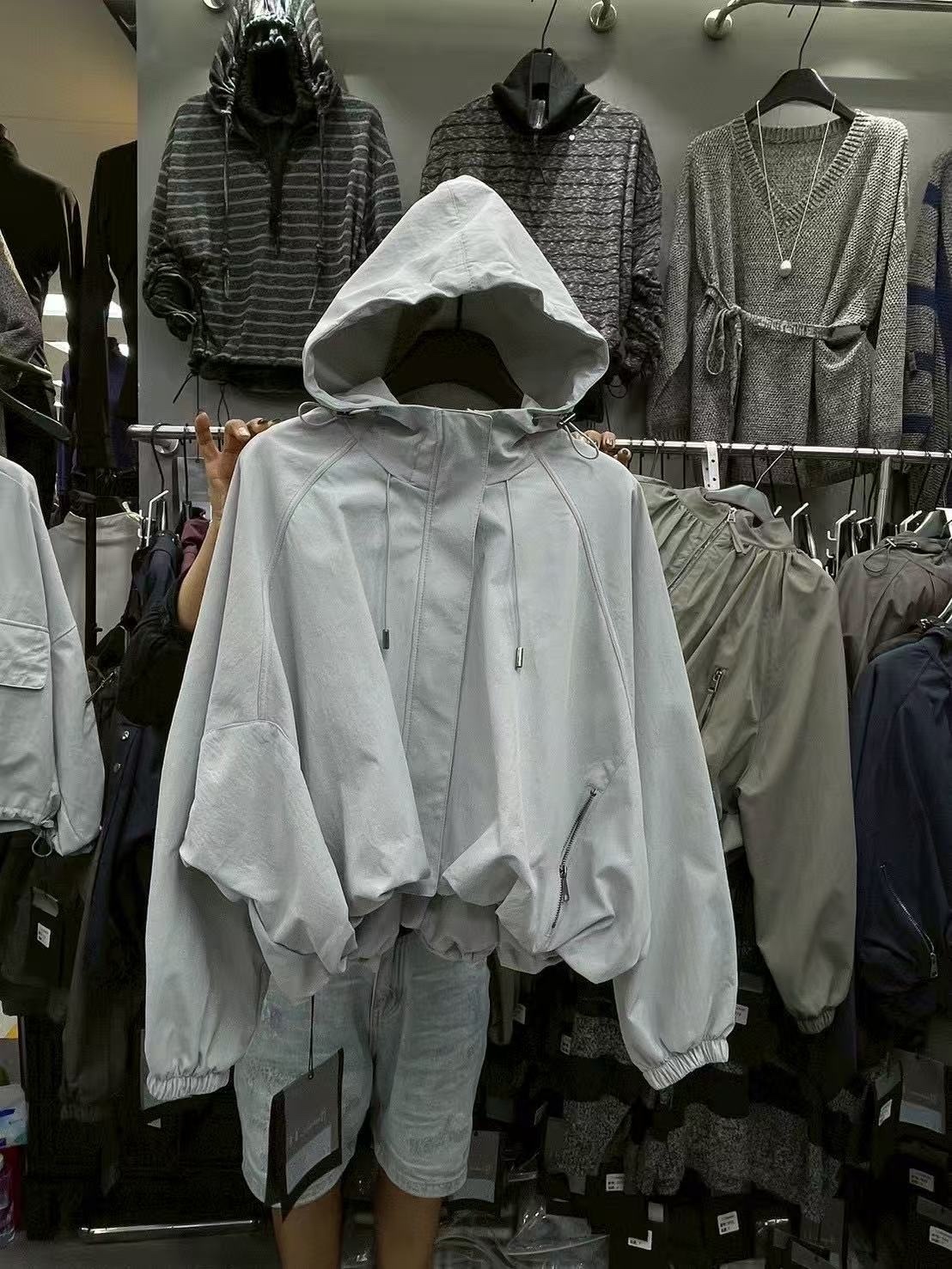 715 個性連帽防風外套