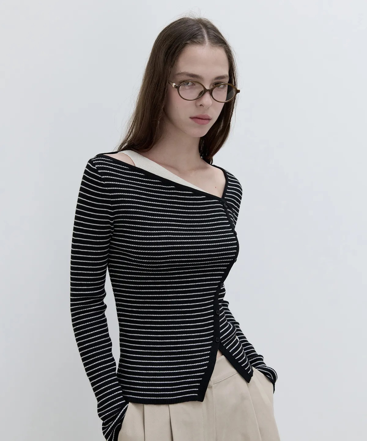 ROLAROLA WOOL BLENDED CUT OUT BUTTON KNIT