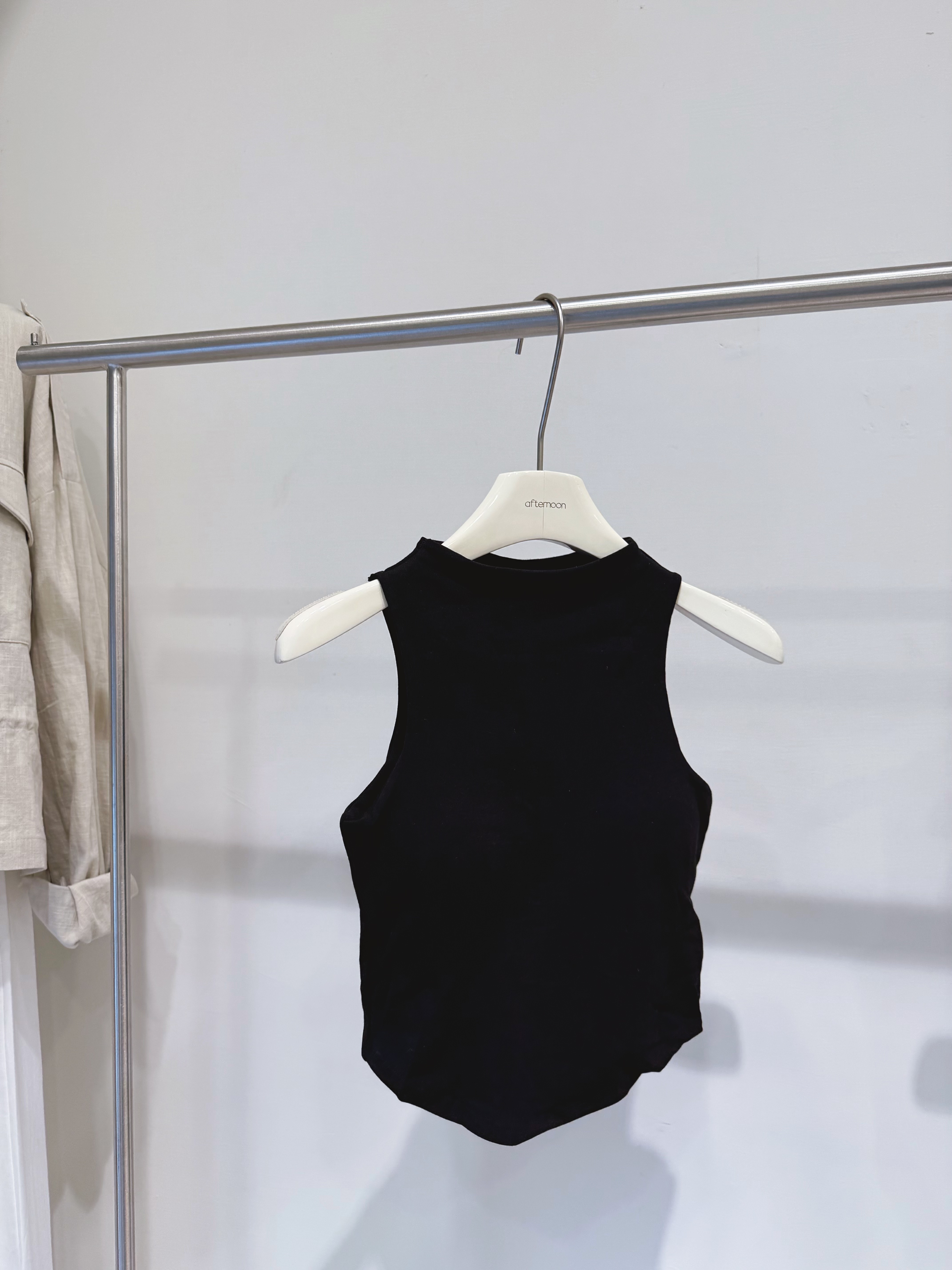 330 微高領削肩Bratop