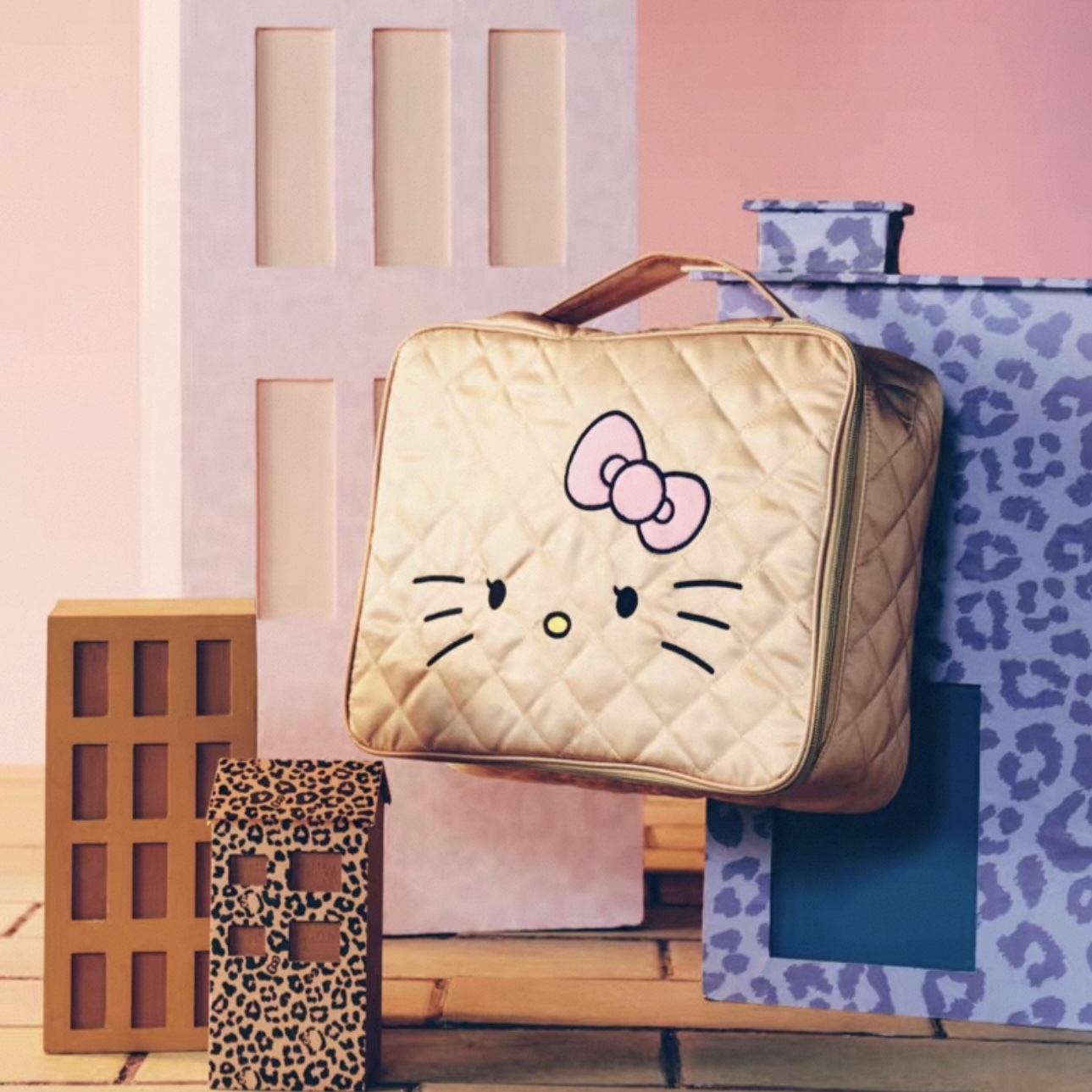 SANRIO HELLO KITTY x TBH 旅行收納包 收納袋 化妝包 黑皮凱蒂貓