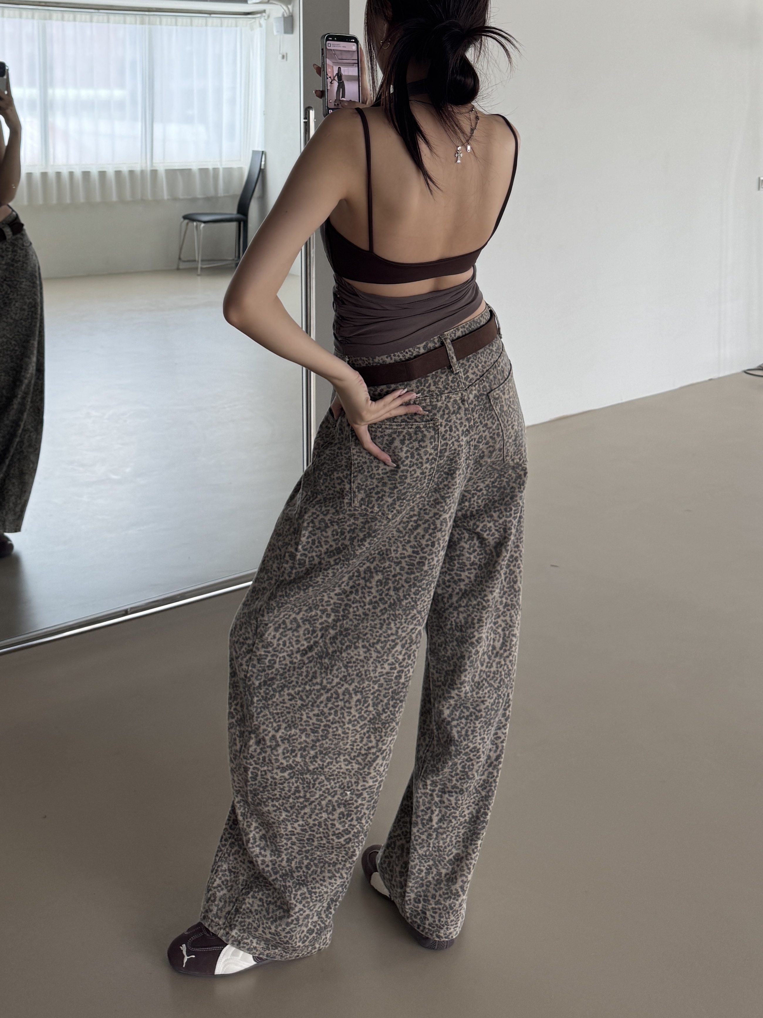 必買🌟水洗豹紋繭型牛仔褲🐆(附皮帶)