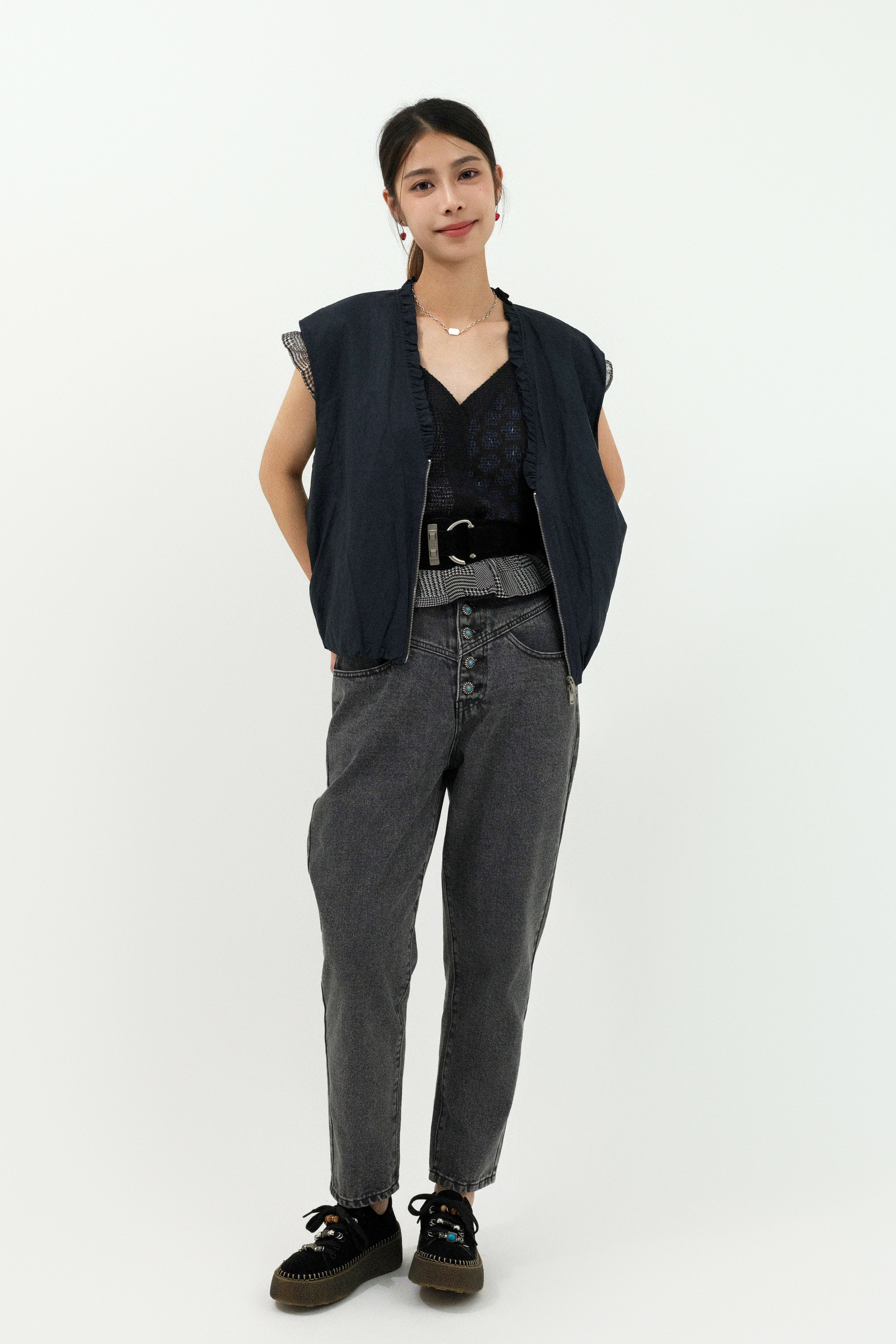 FW25_0032（背心外套＋上衣＋牛仔褲）