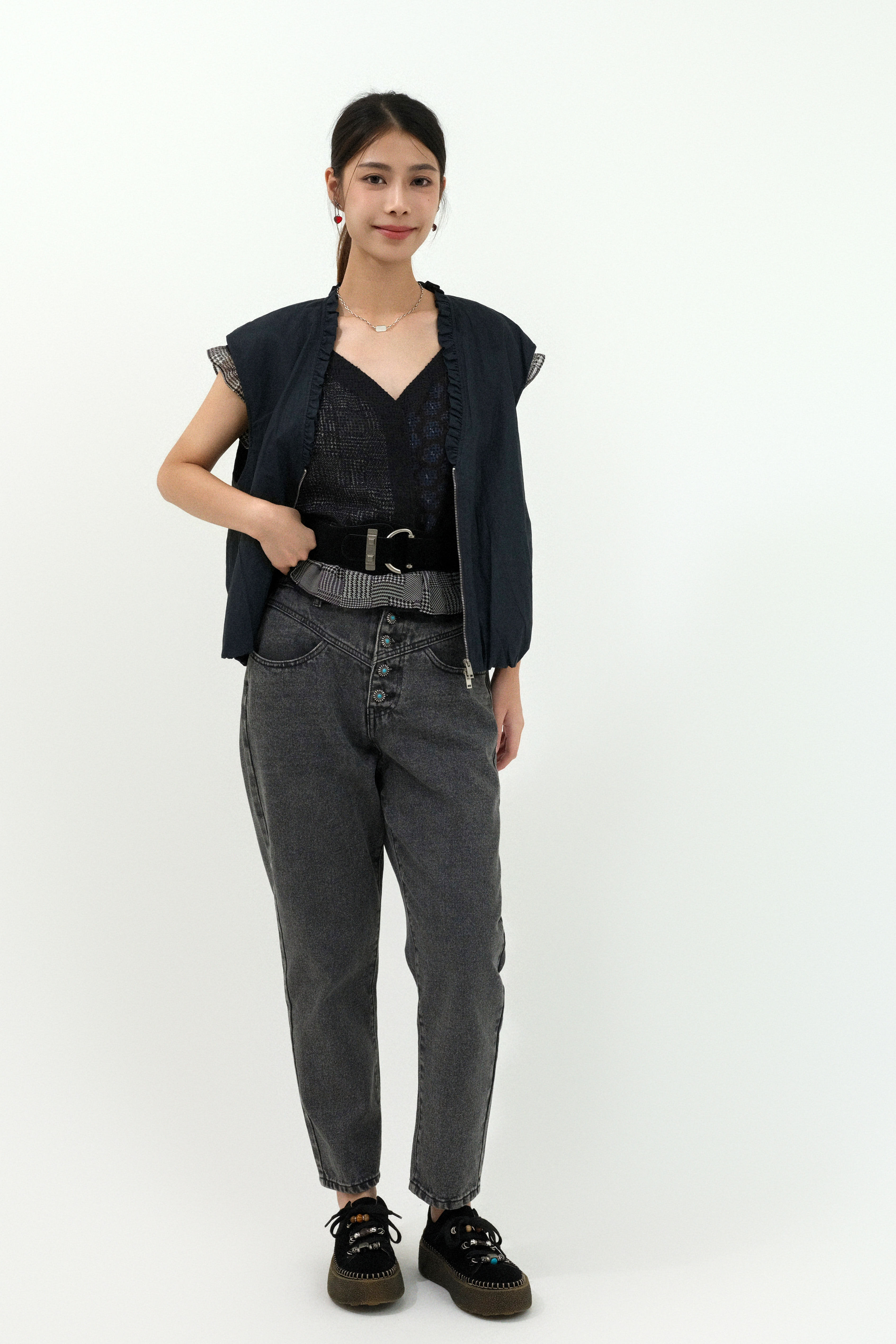 FW25_0032（背心外套＋上衣＋牛仔褲）