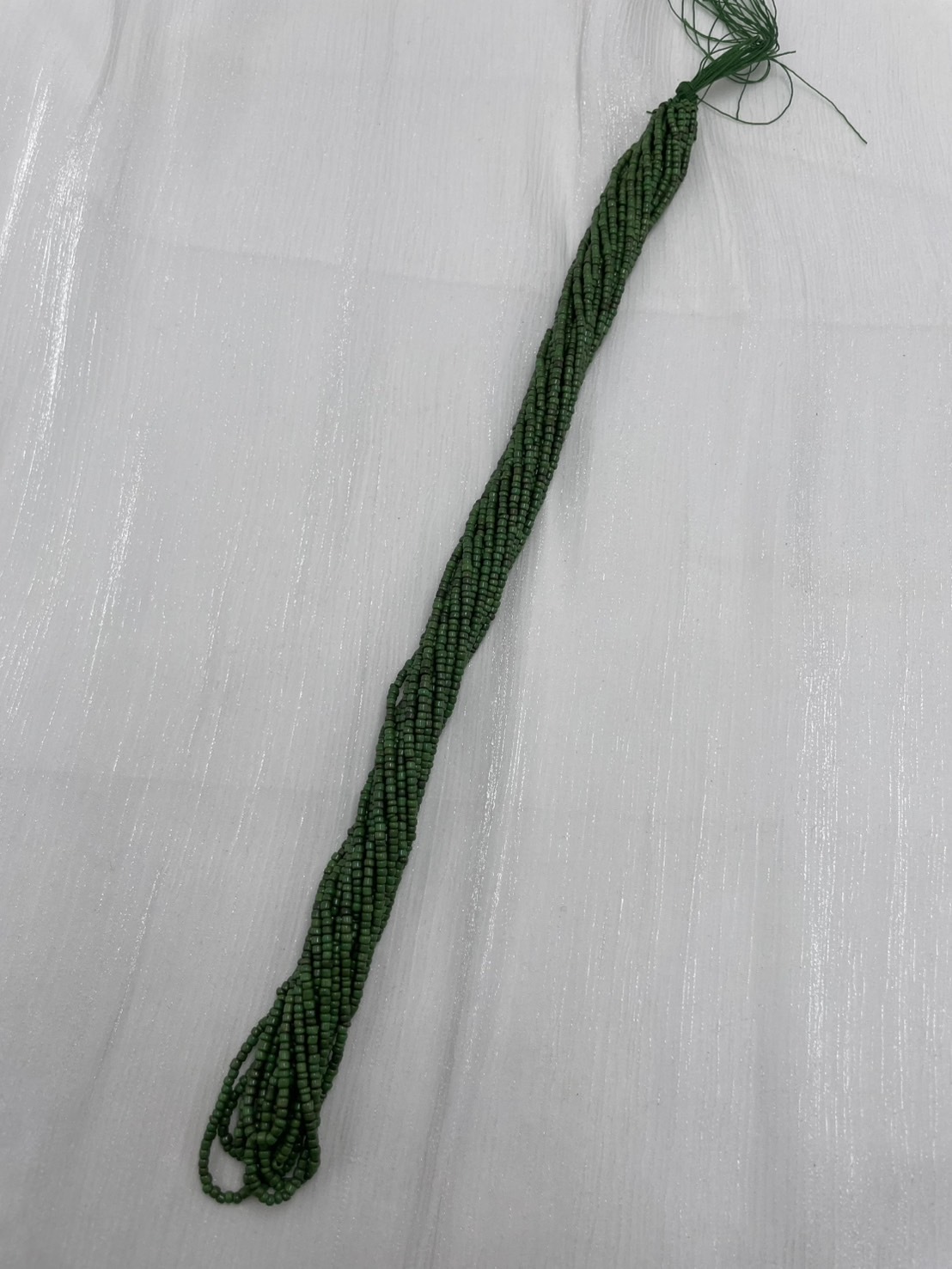串-做舊綠繡珠2mm