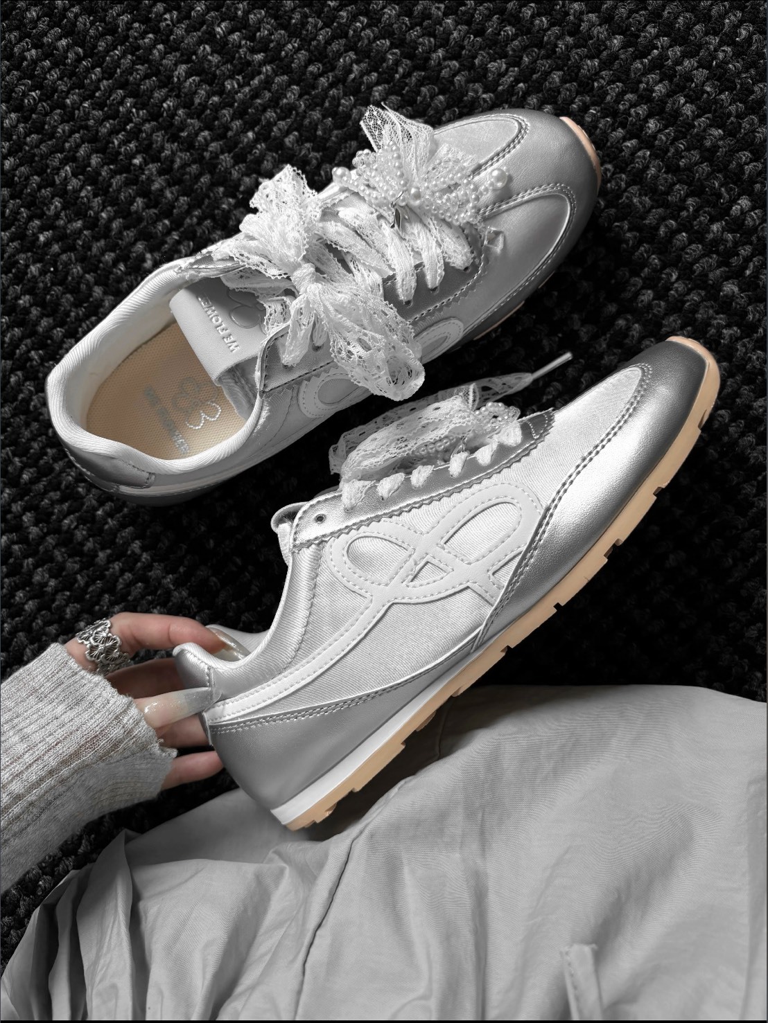 WE FLOWER 流光銀 蕾絲小花鞋