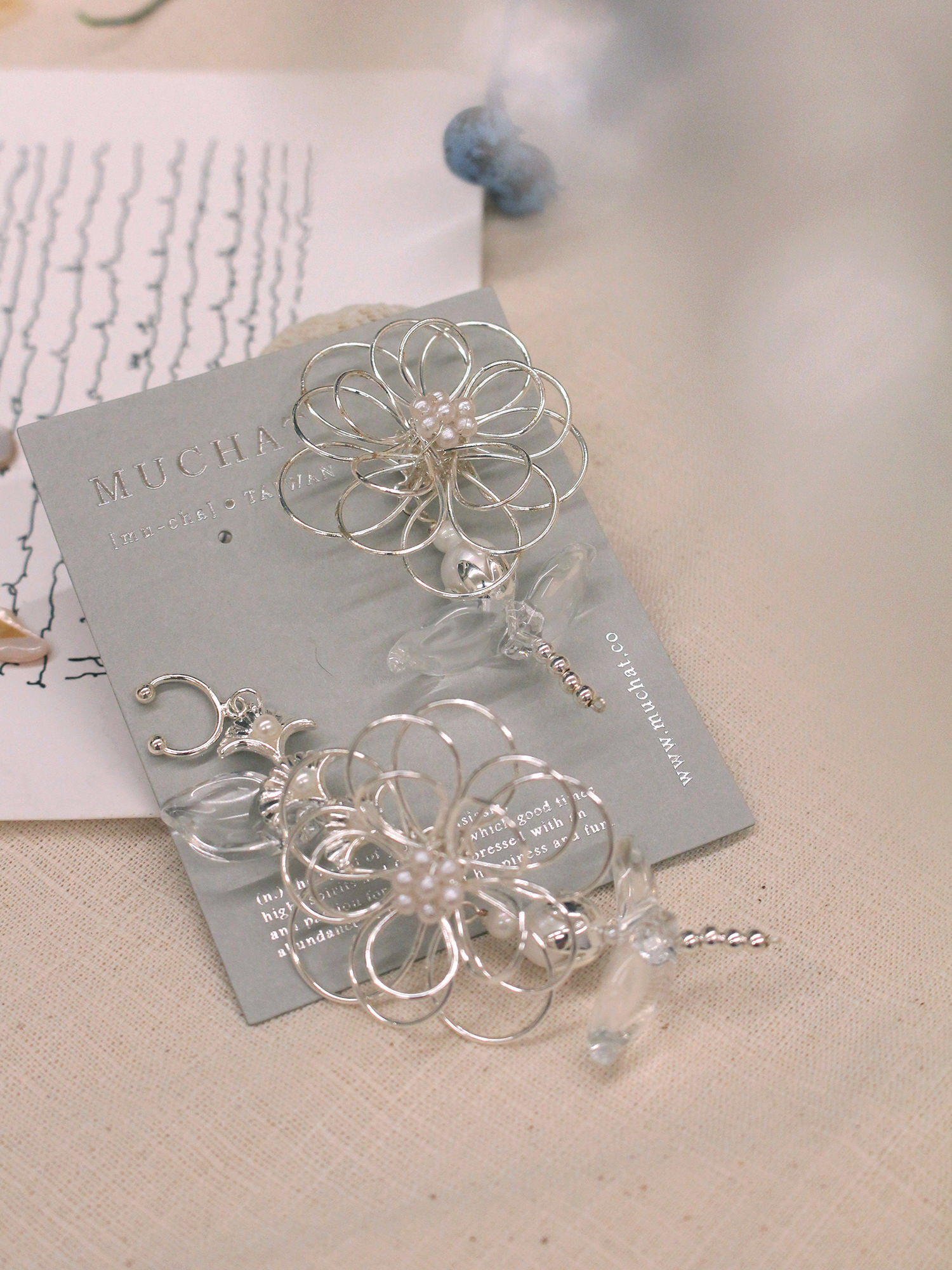 魔比練習室。(4way)MUCHAT手作珍珠花葉純銀針耳骨耳環