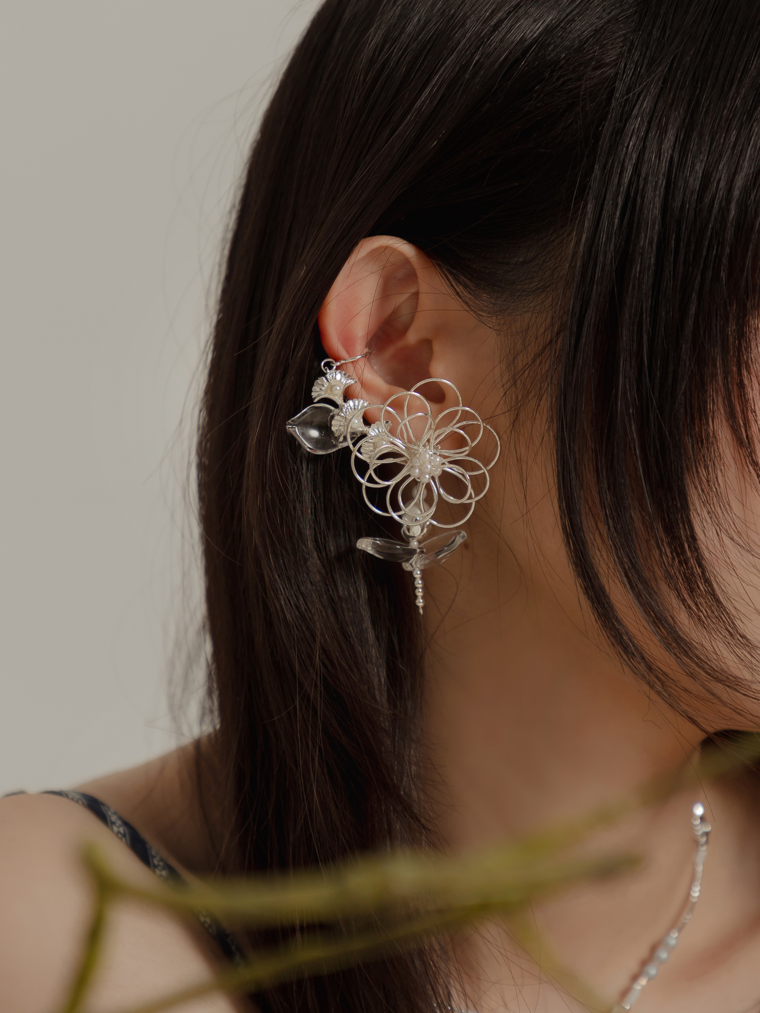 魔比練習室。(4way)MUCHAT手作珍珠花葉純銀針耳骨耳環