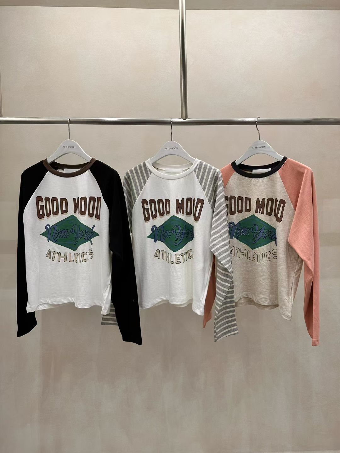 AF5011 拼色手袖圖案長袖上衣