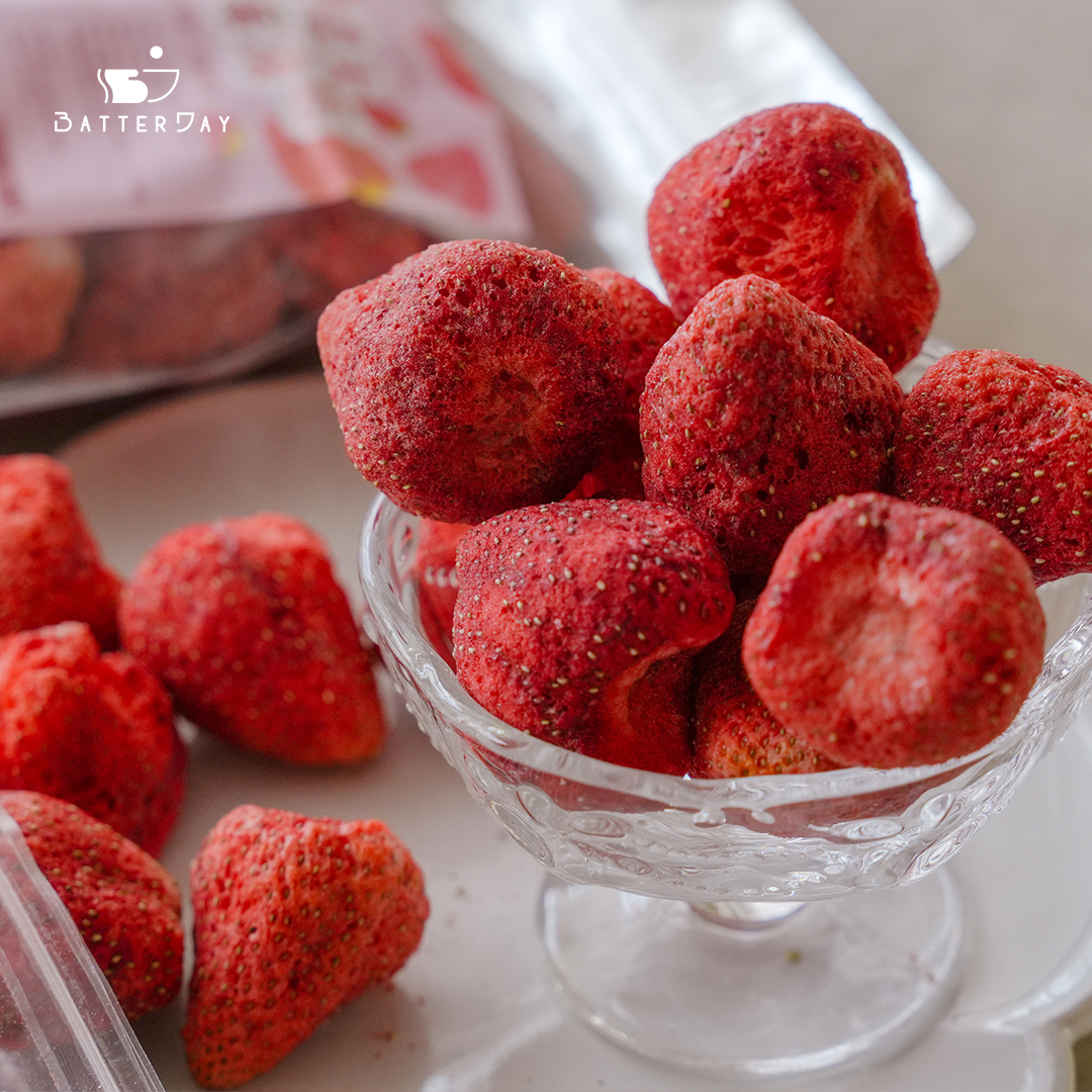 “焙日特大草莓凍乾實拍”