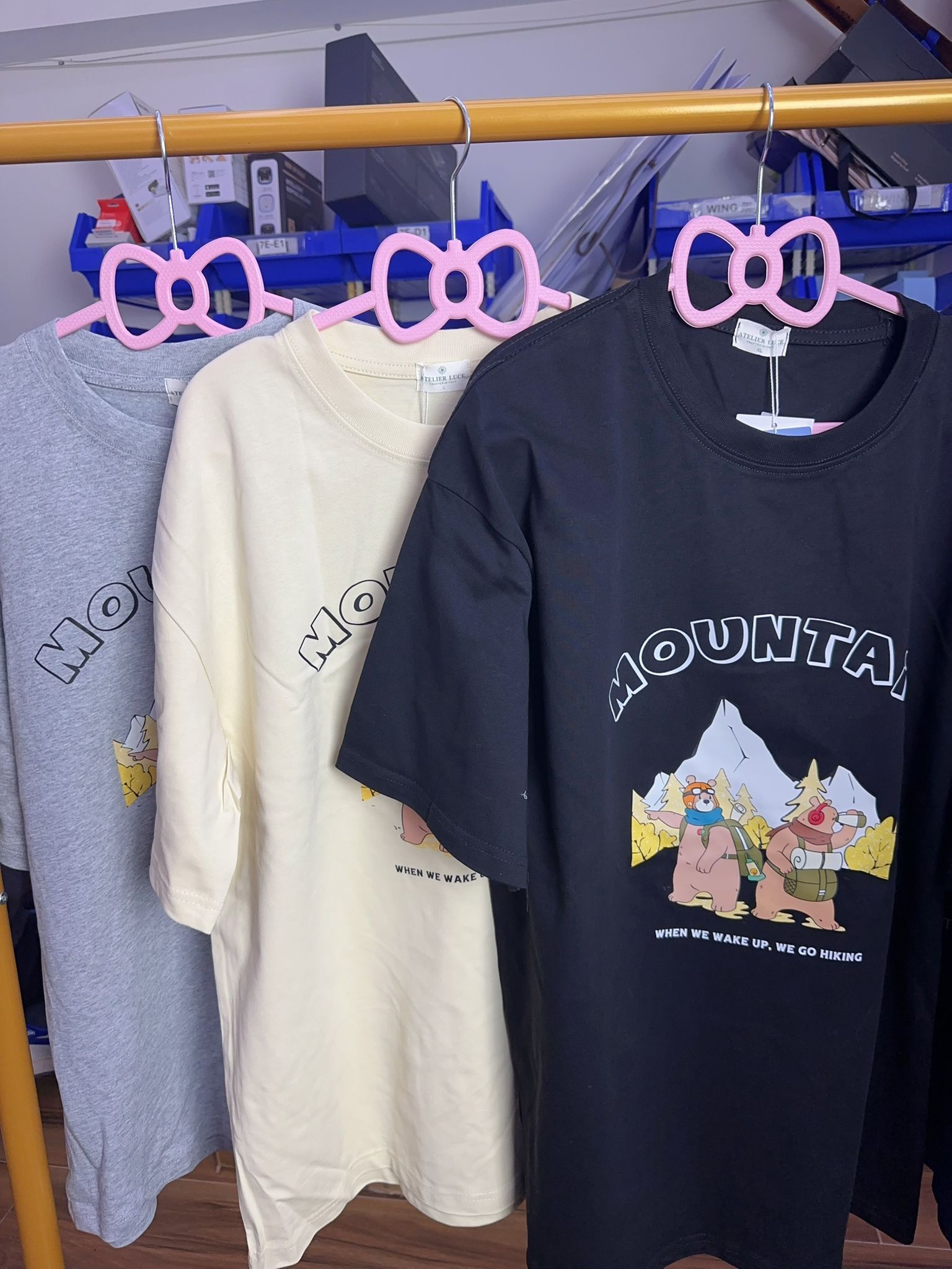 【直播】BL091121 涼感高質意大利設計 熊仔們探險圖案短袖上衣