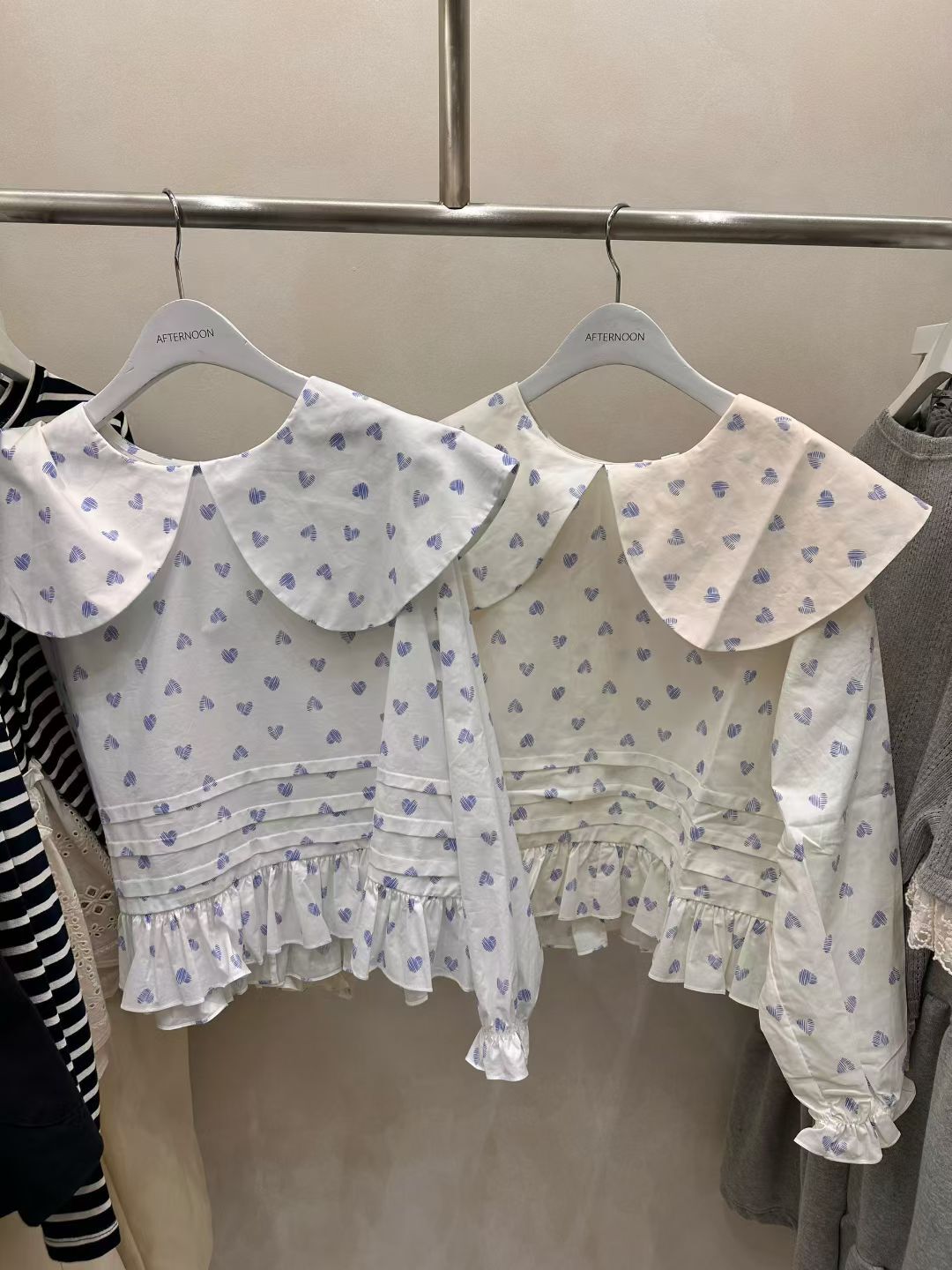 AF5023 甜美愛心花邊下擺無袖上衣