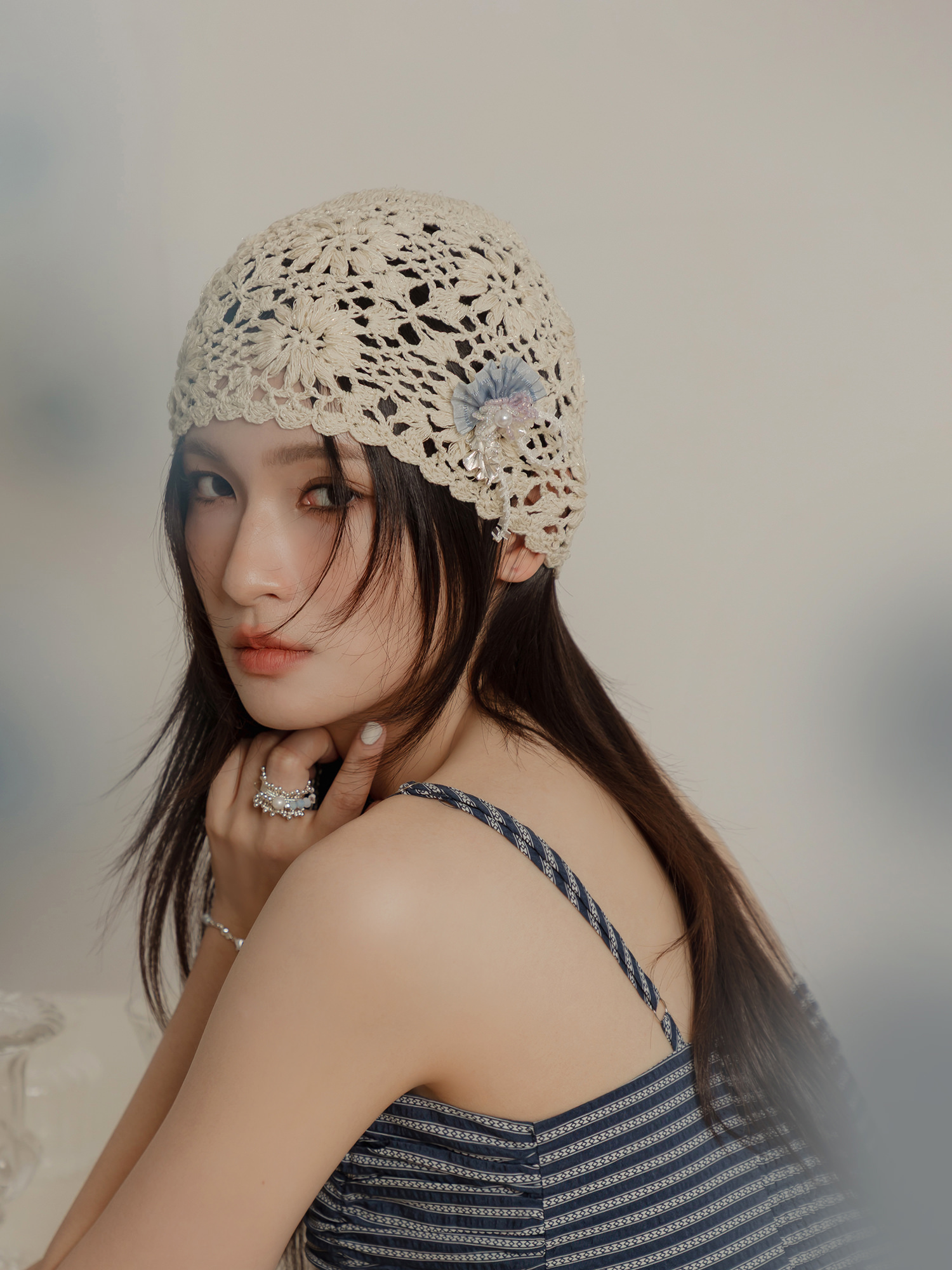 伊恩有戀愛腦。MUCHAT手作鏤空珠花別針針織帽(含別針)