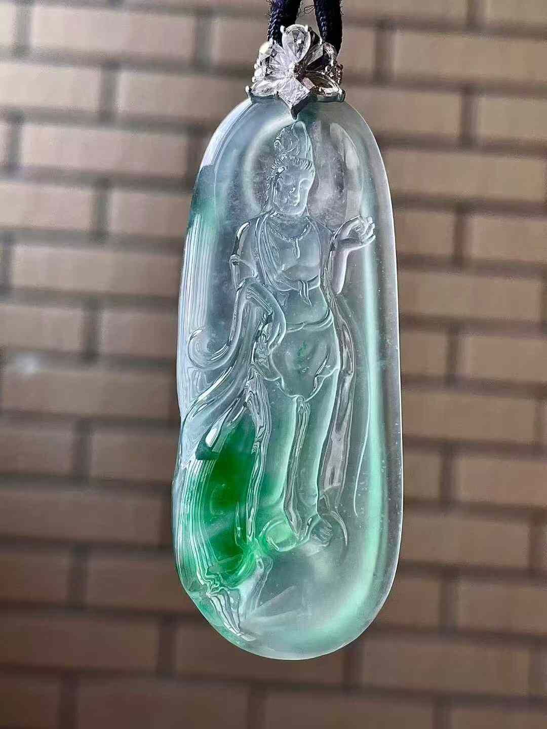 925551 翡翠高冰飄綠自在觀音吊墜