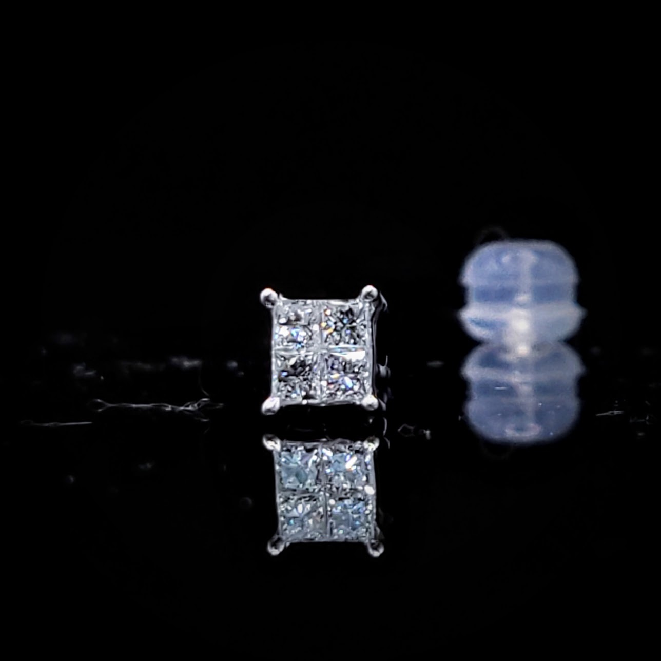 18K White Gold 0.12ct Princess Cut Diamond Single Earring