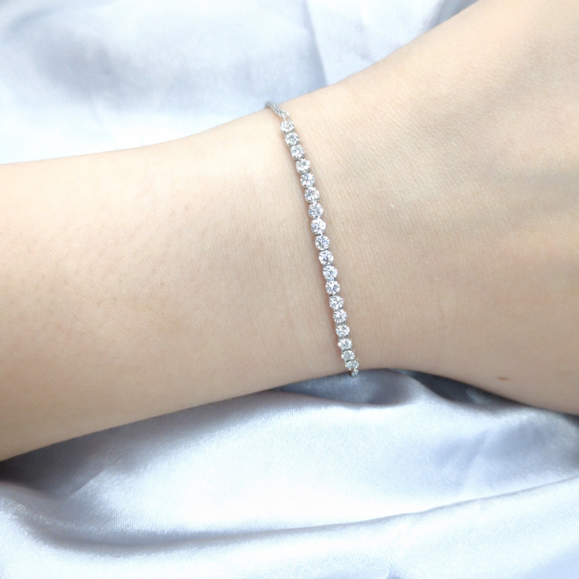 18K White Gold 0.70ct Diamond Bracelet