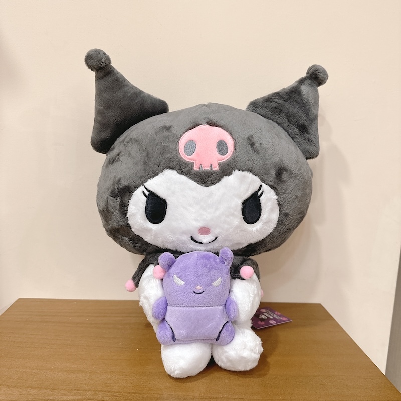 《09114》抱著巴庫的黑酷洛米/12吋