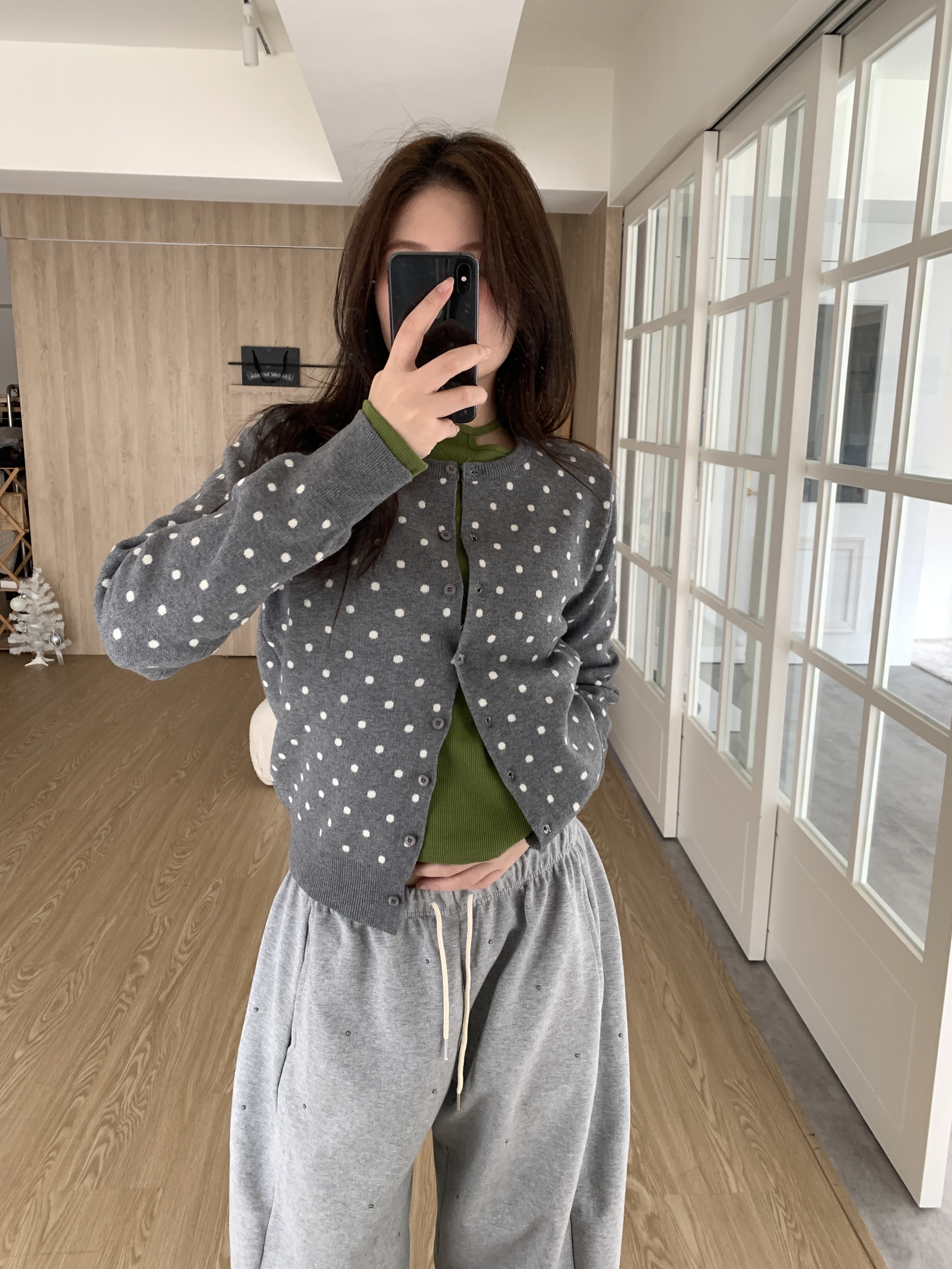 P121/日雜波點針織外套