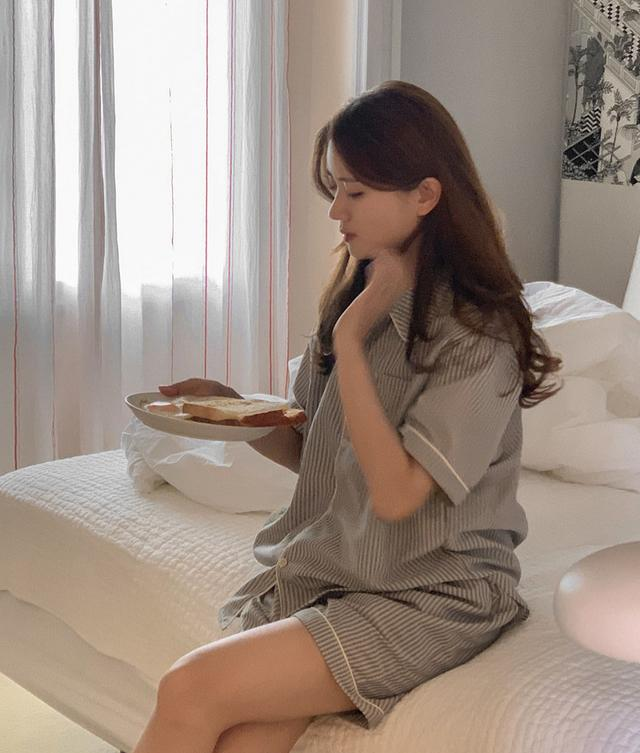 JUUNEEDU直條睡衣(藍色)