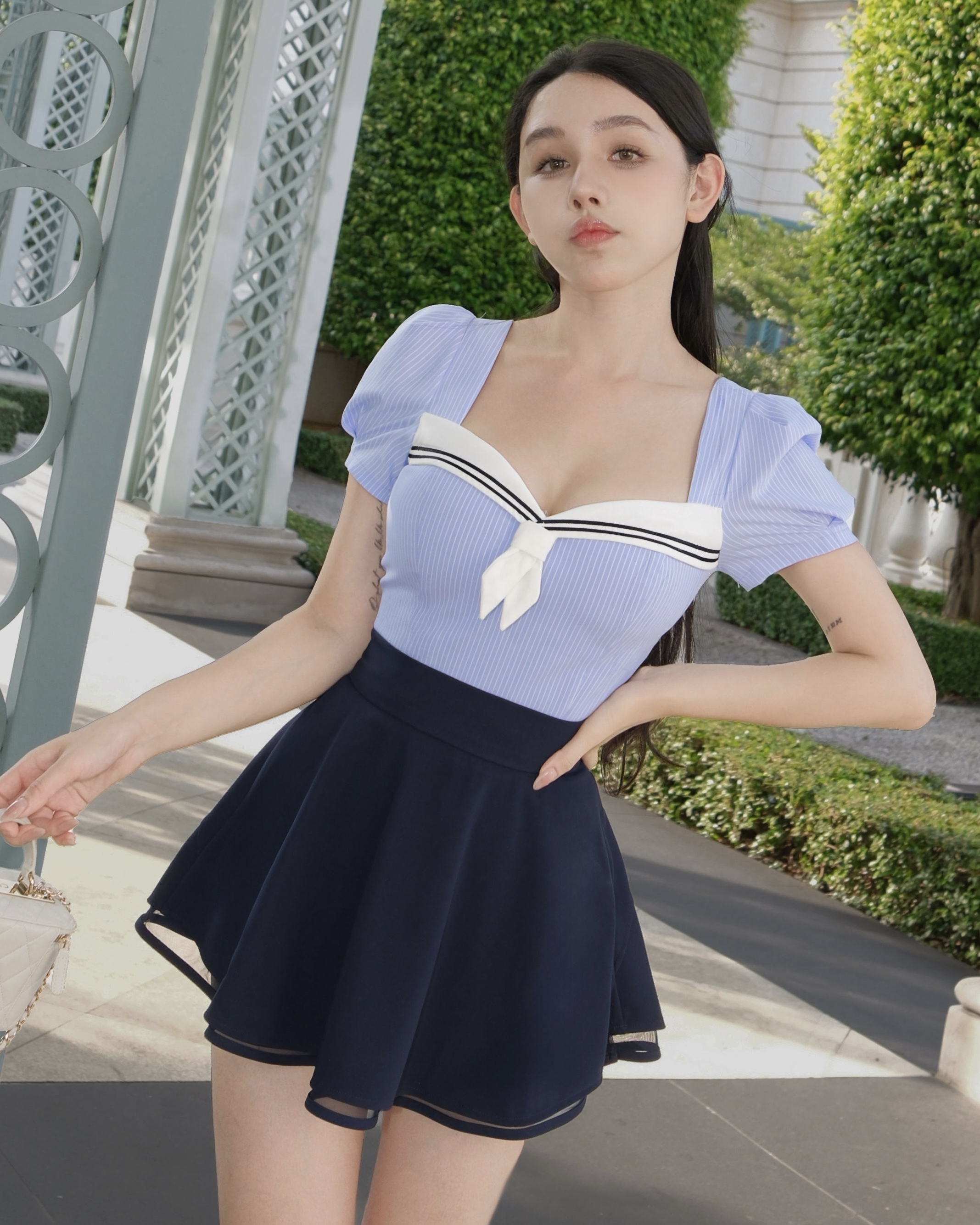 訂製-簡約條紋澎袖方領上衣