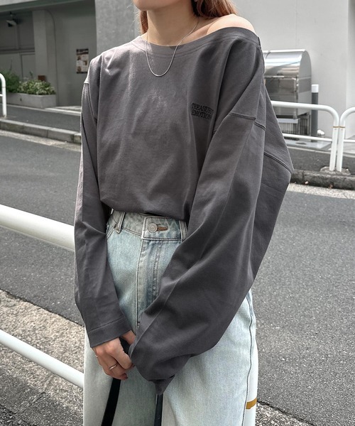 日本🇯🇵連線 and me 露肩字母刺繡長袖T恤 刺繡 字母印花 露肩 寬鬆 落肩 長袖 休閒 4色(任買兩件711免運)/預購