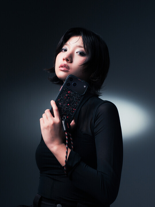 SKINARMA Vektor iPhone 17 系列磁吸碳纖維背板防摔手機殼 (附掛繩環)