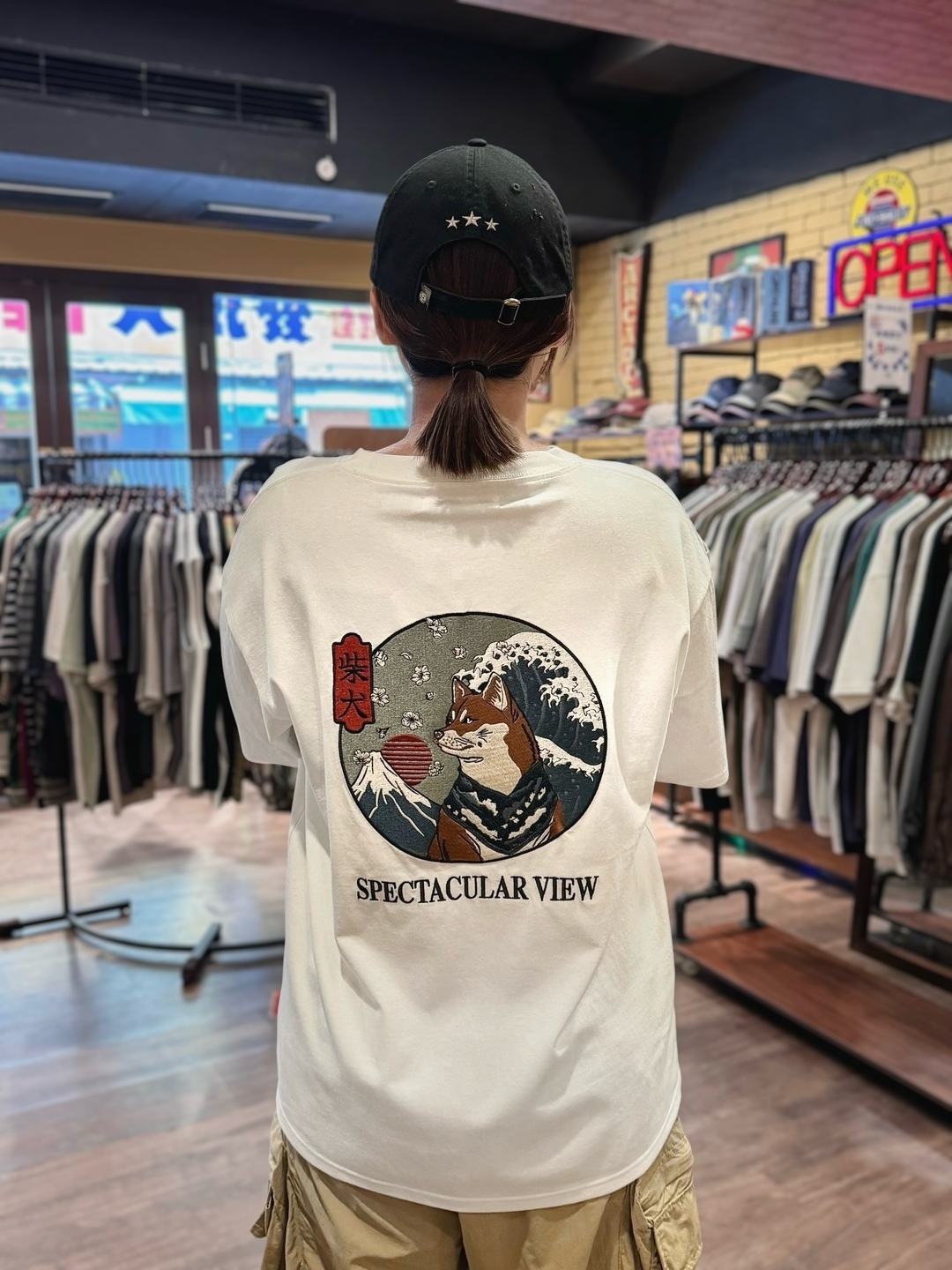 【POWER TO THE PEOPLE】浪花柴柴短TEE