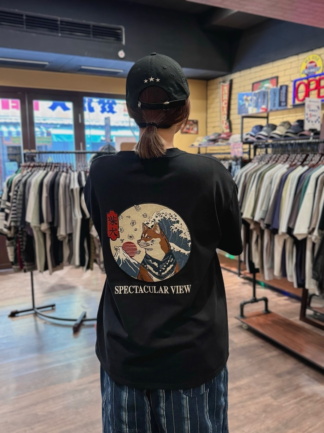 【POWER TO THE PEOPLE】浪花柴柴短TEE