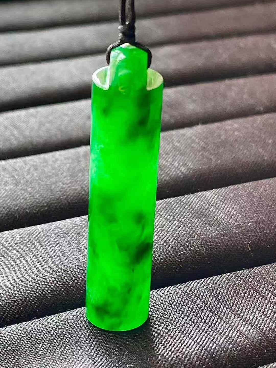 翡翠高冰辣綠翎管吊墜,天然翡翠A玉, 緬甸玉, Jade, Jadeite