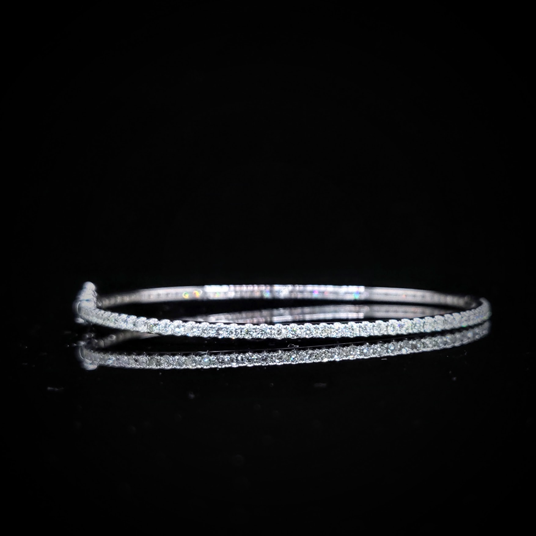 18K White Gold 1.47ct Diamond Bangle