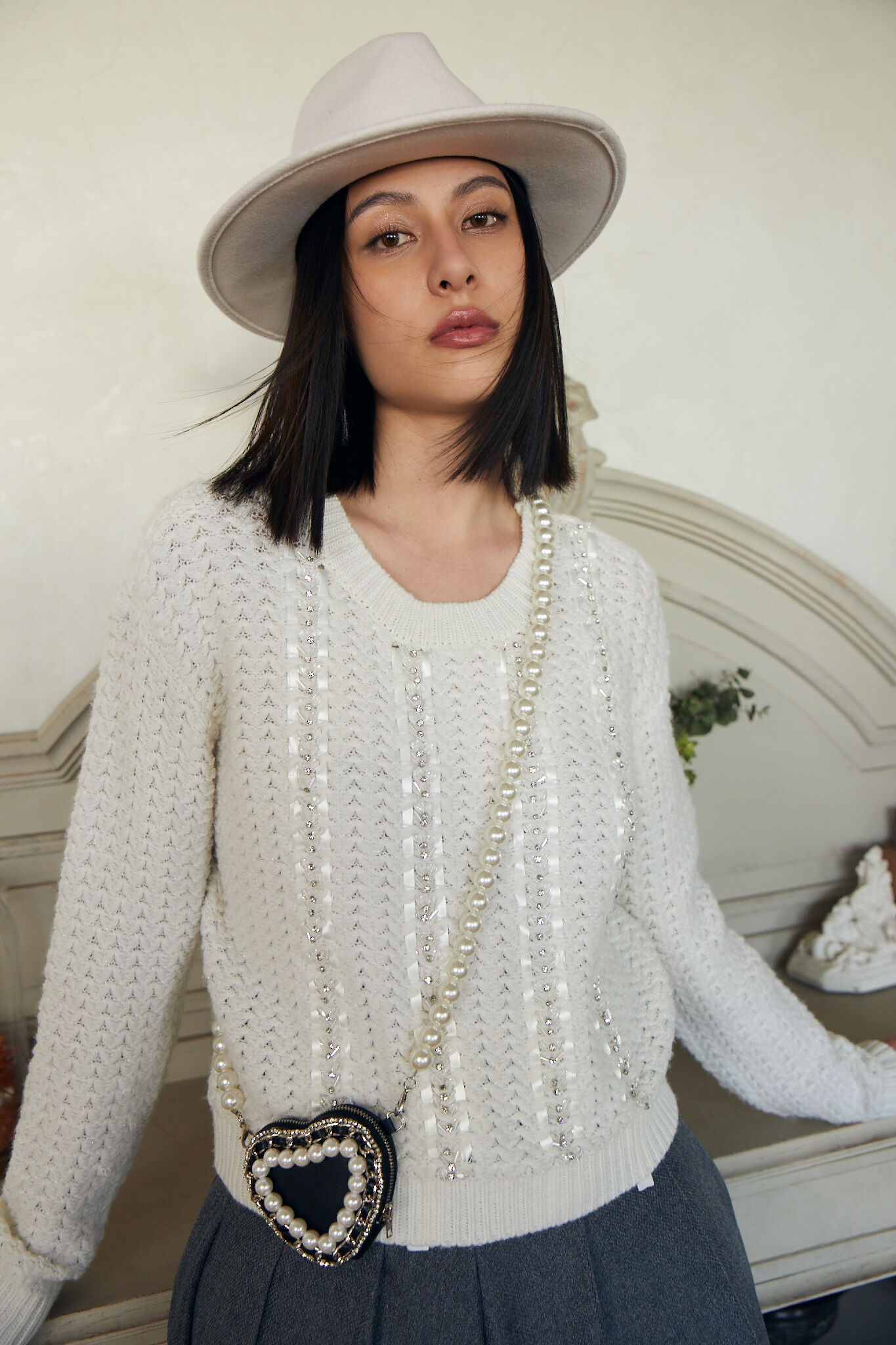 BB1HC202A1 柔光雪織線條亮片針織上衣 (官網限定)