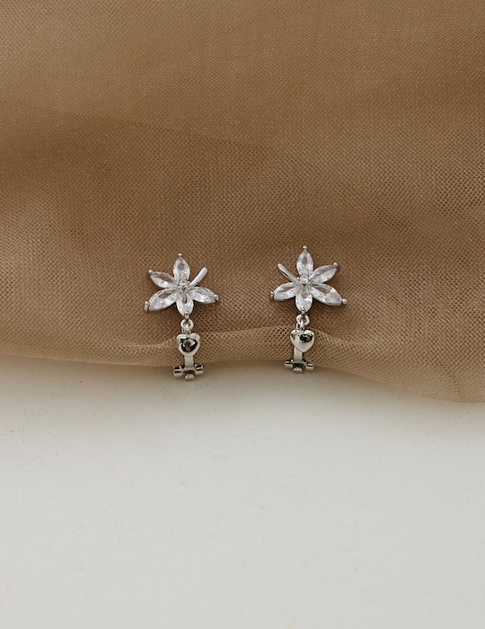 閃爍戀花。夾式耳環