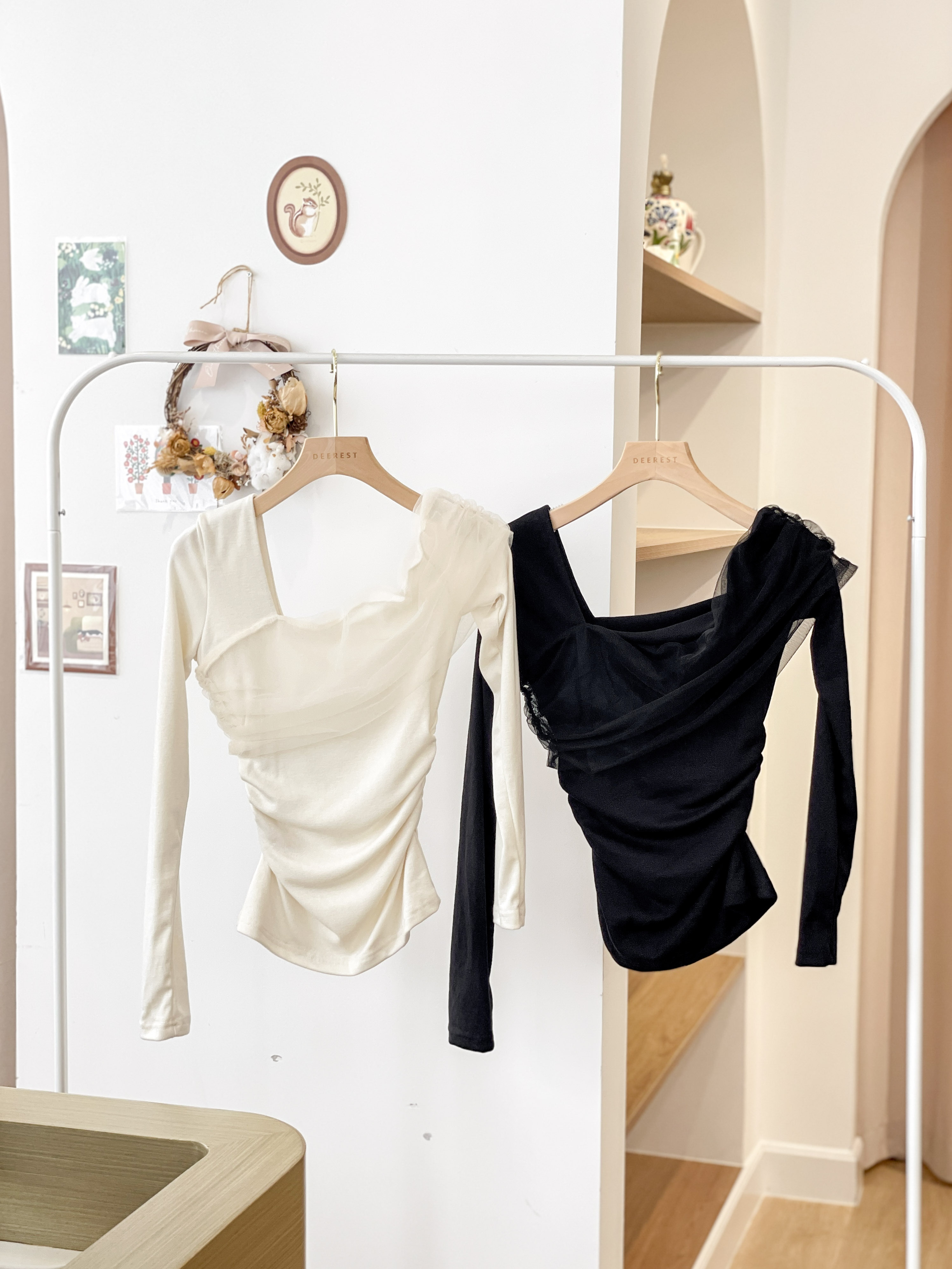 T1383 Eliana Meshy Top