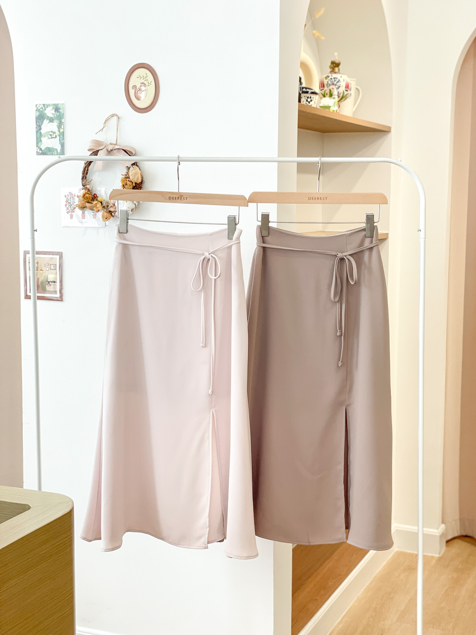 SK571 Rouge Soft Split Long Skirt