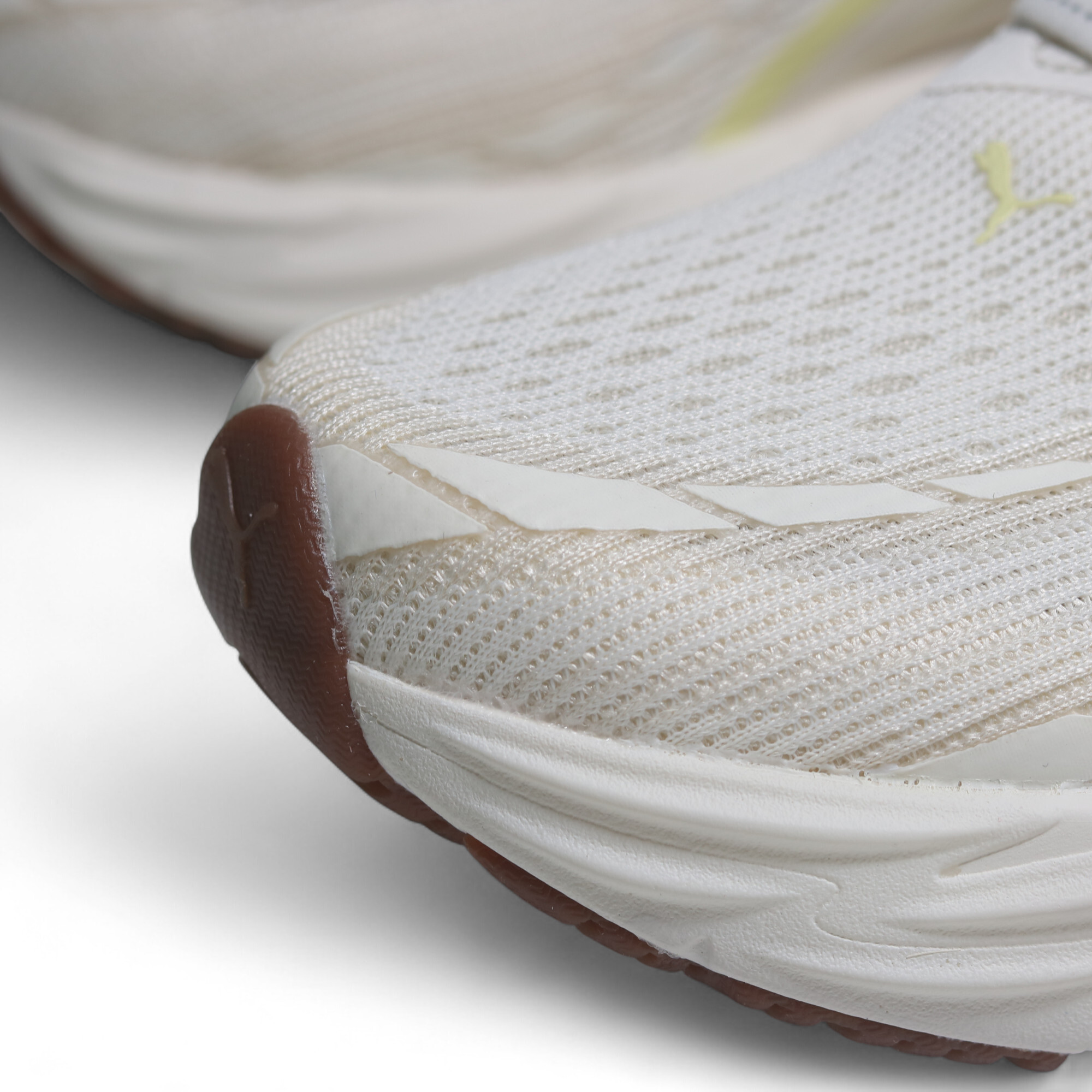 PUMA 慢跑鞋 VELOCITY NITRO 4 米黃 氮氣 女 31114108