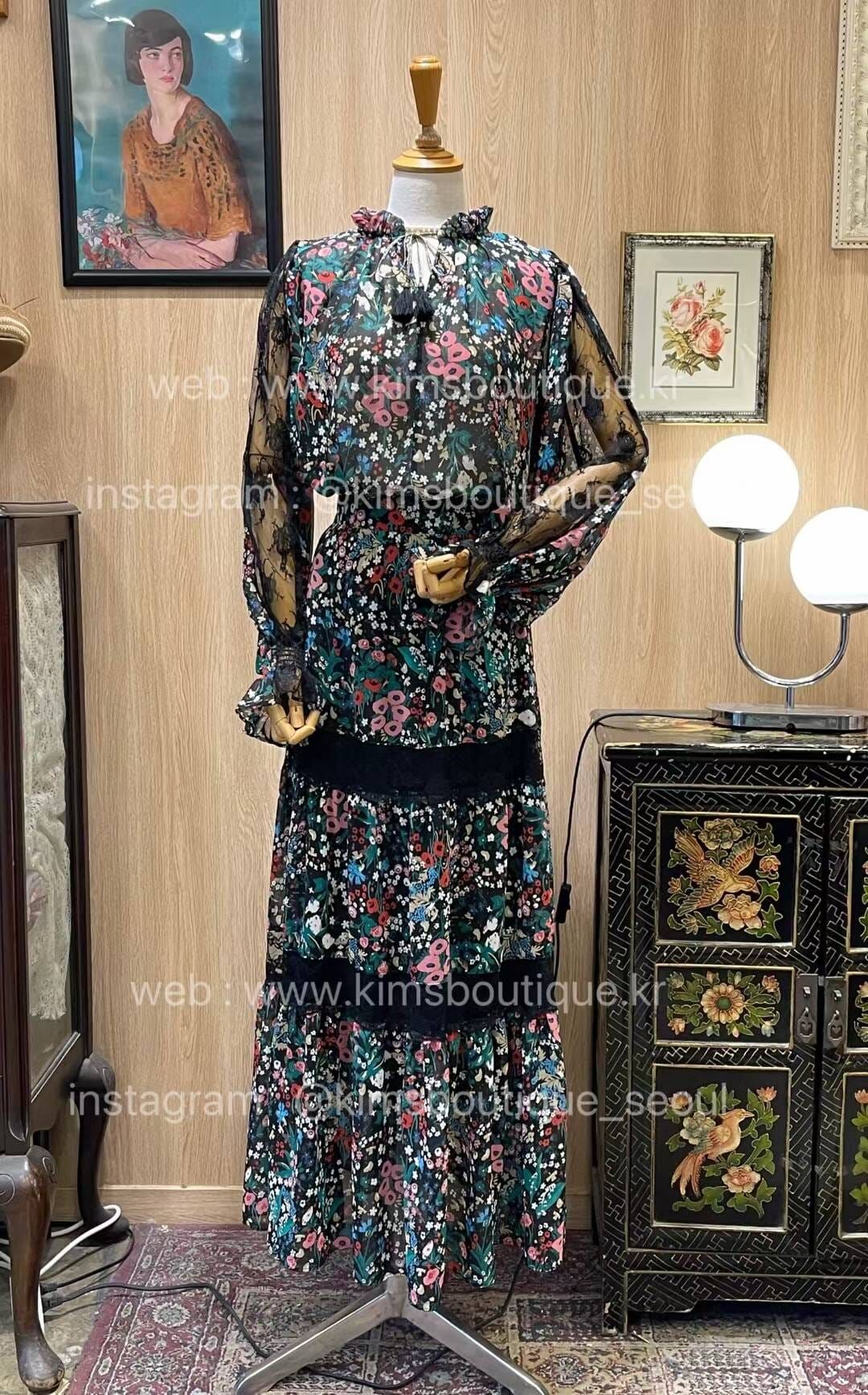 KM5001 繽紛碎花小性感蕾絲袖長袖上衣