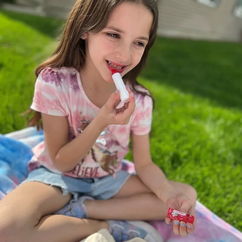 Miss Nella 兒童水性胖胖款護唇膏-焦糖蘋果