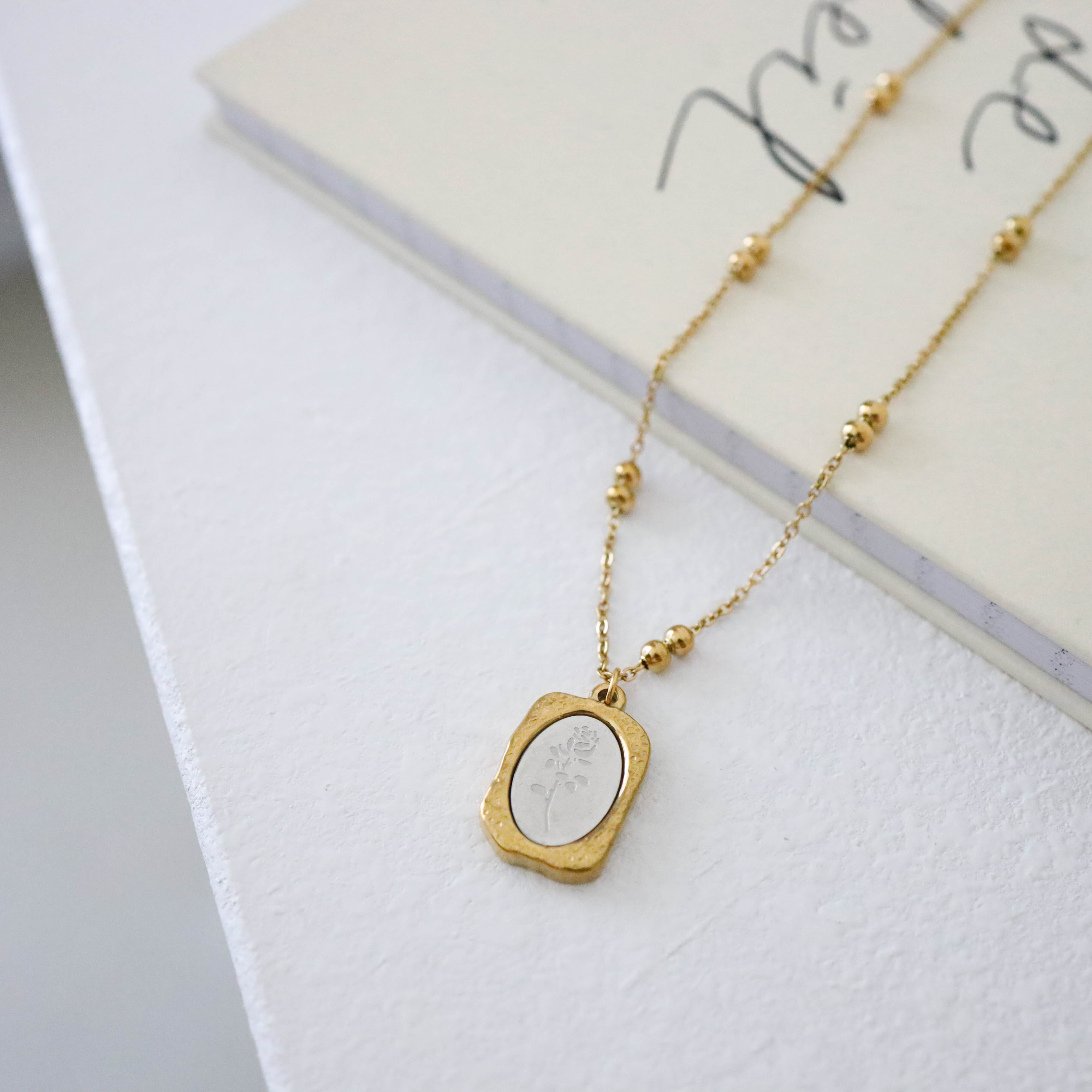 不怕水復古浮雕玫瑰花項鍊