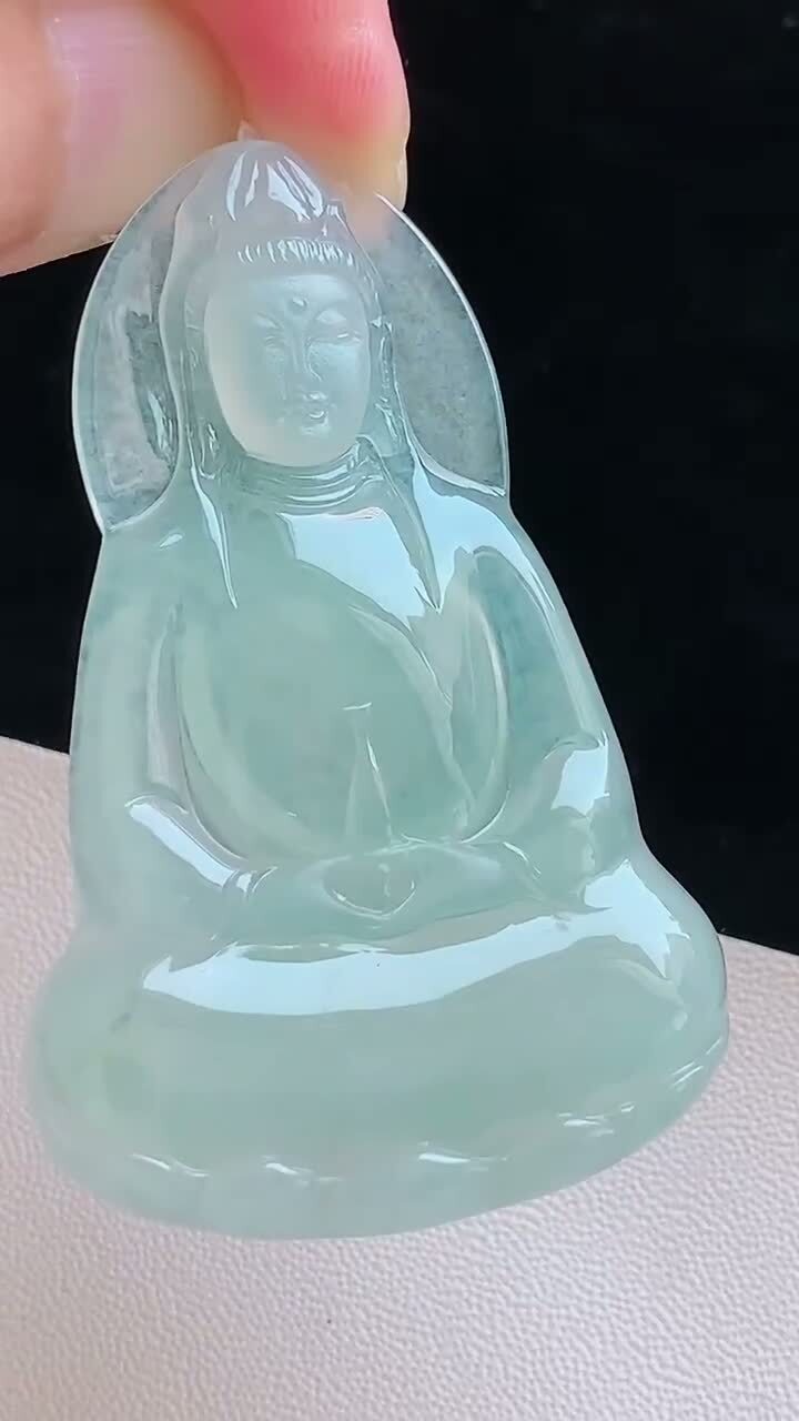 925722 翡翠冰種素衣觀音