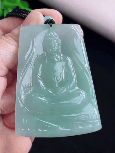 925726 翡翠冰底色精雕素衣觀音