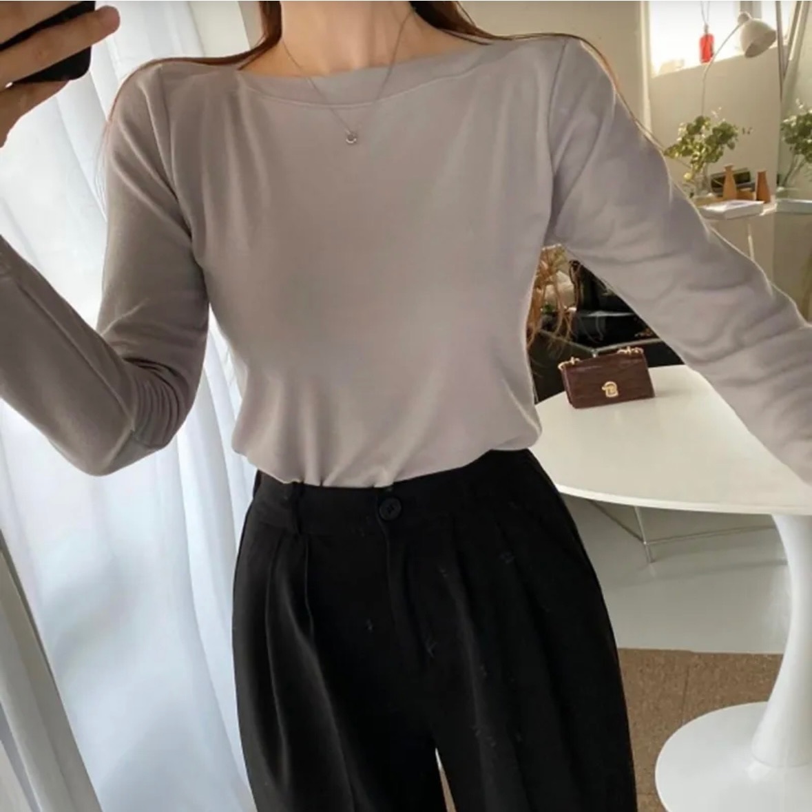 【優惠現貨】韓國船領淨色長袖TOP（5色）