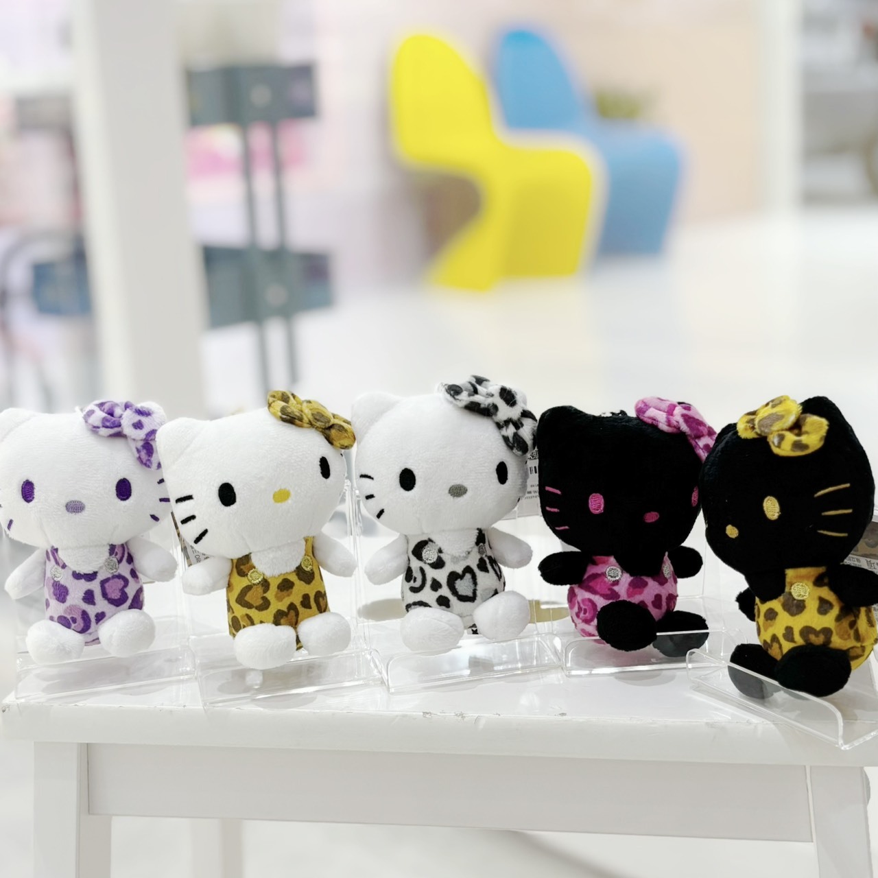 SANRIO 三麗鷗 凱蒂貓 豹紋吊飾 全黑 絨毛玩具 HELLO KITTY 日本代購/現貨+預購