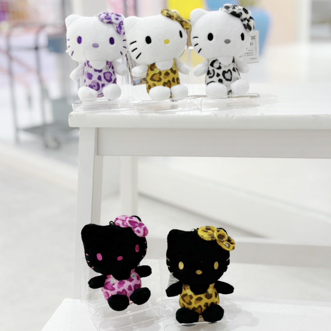 SANRIO 三麗鷗 凱蒂貓 豹紋吊飾 全黑 絨毛玩具 HELLO KITTY 日本代購/現貨+預購