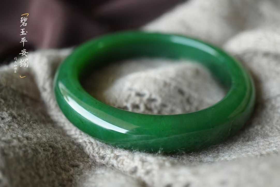 92443 58.8mm和田玉老礦料碧玉菠菜綠平安鐲 (58-60)