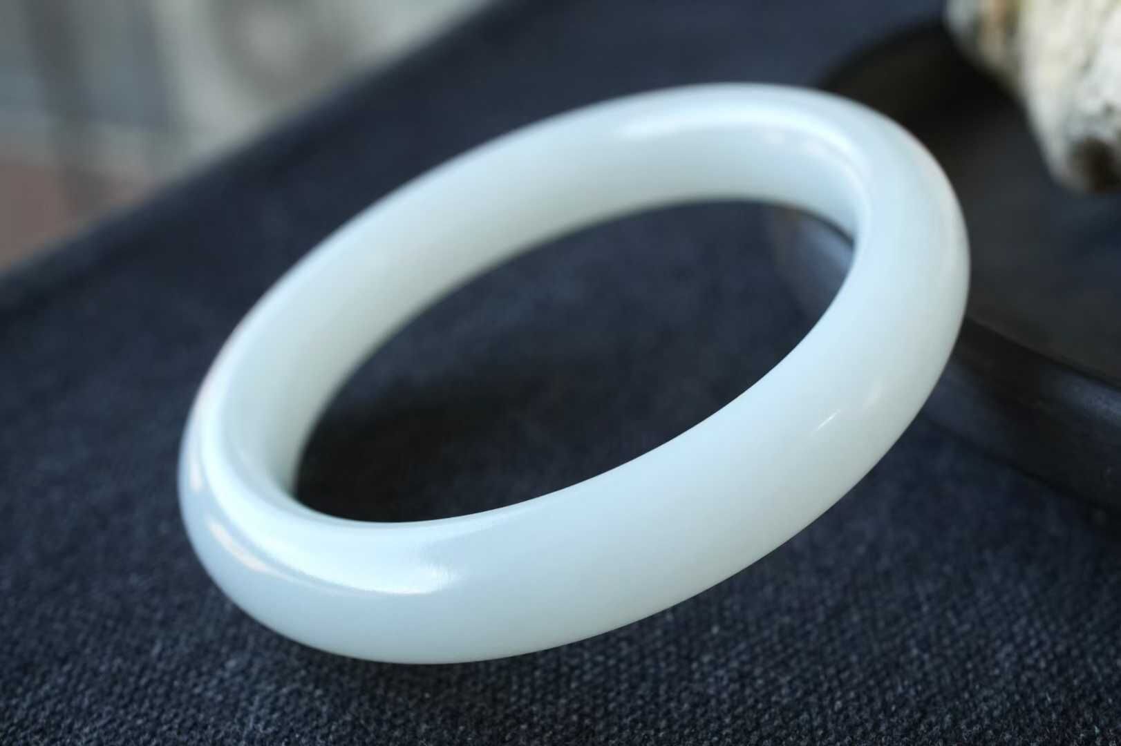 92444 56.8mm和田玉羊脂玉平安鐲 (56-58)