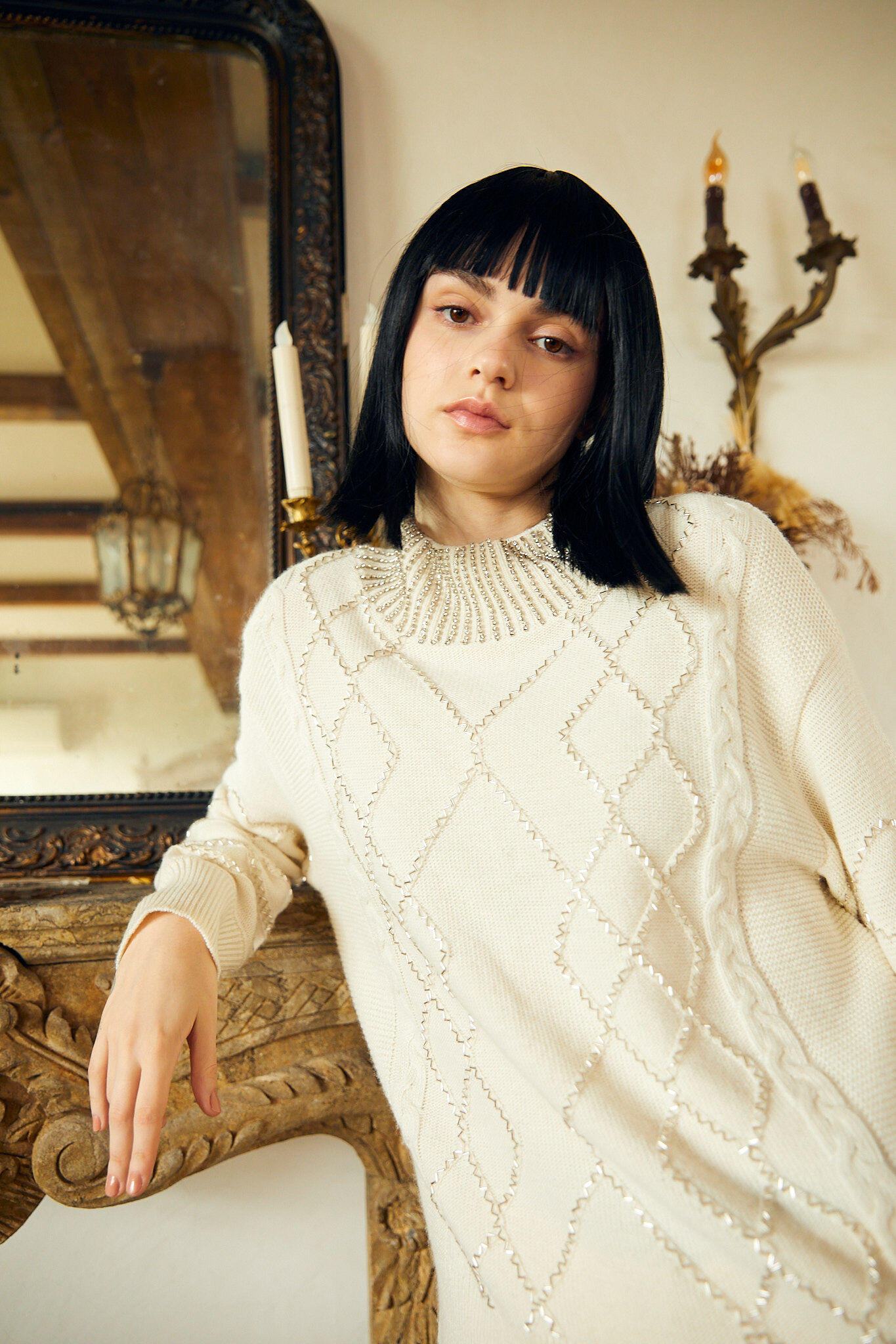 BB1HC286A1 鑽鑽菱格線條高領針織上衣 (官網限定)