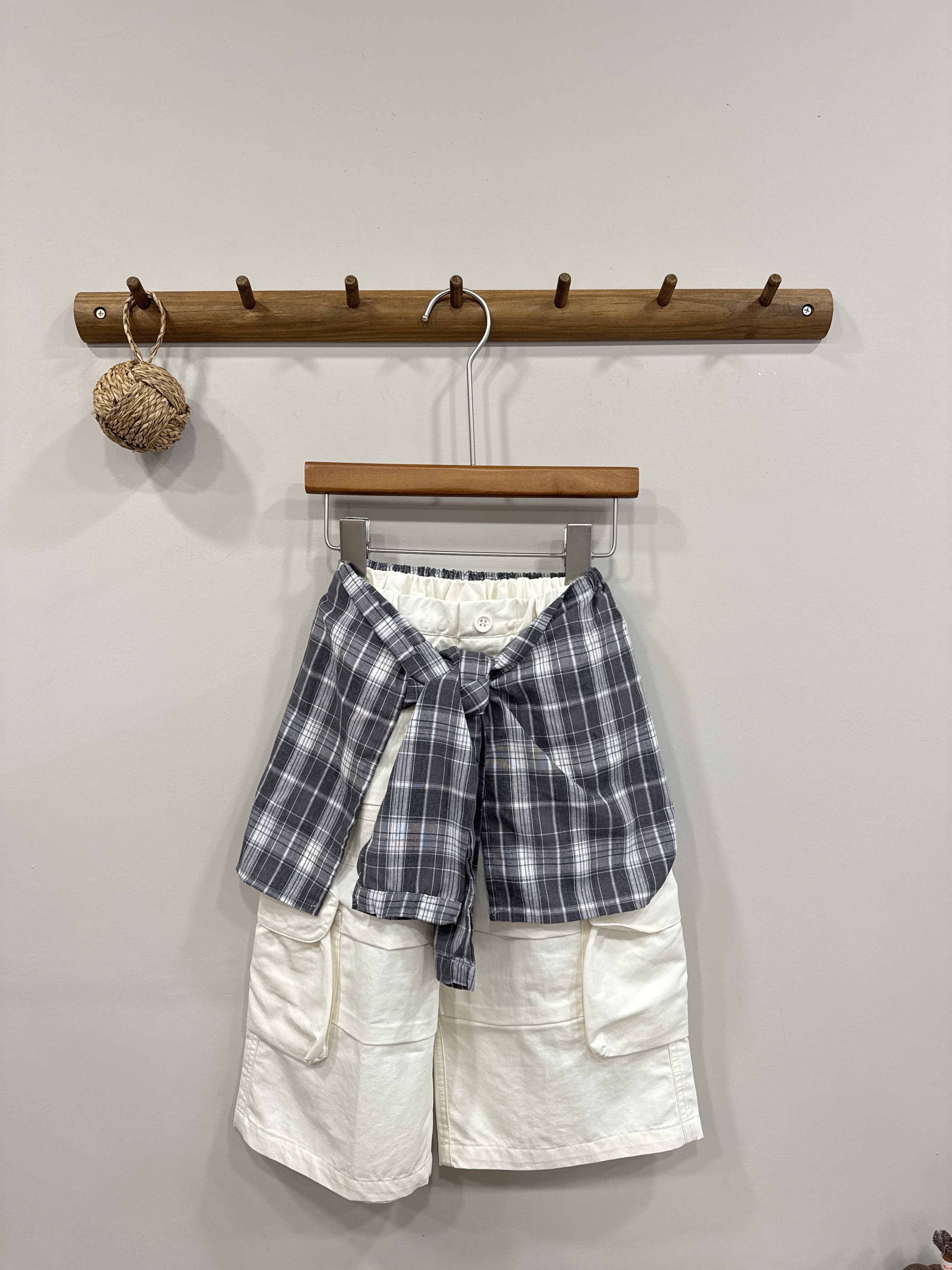 A02980格子綁帶屁簾褲