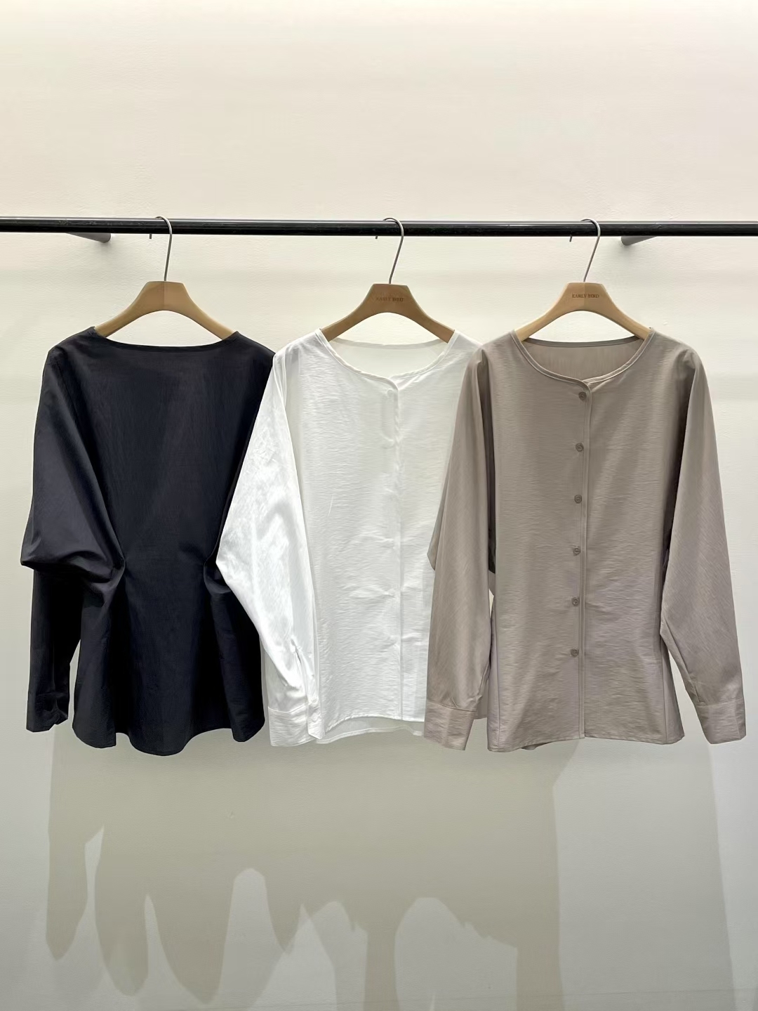 OB5042 圓領排扣恤衫長袖上衣 *特價* (優惠碼同充值購物金不適用)